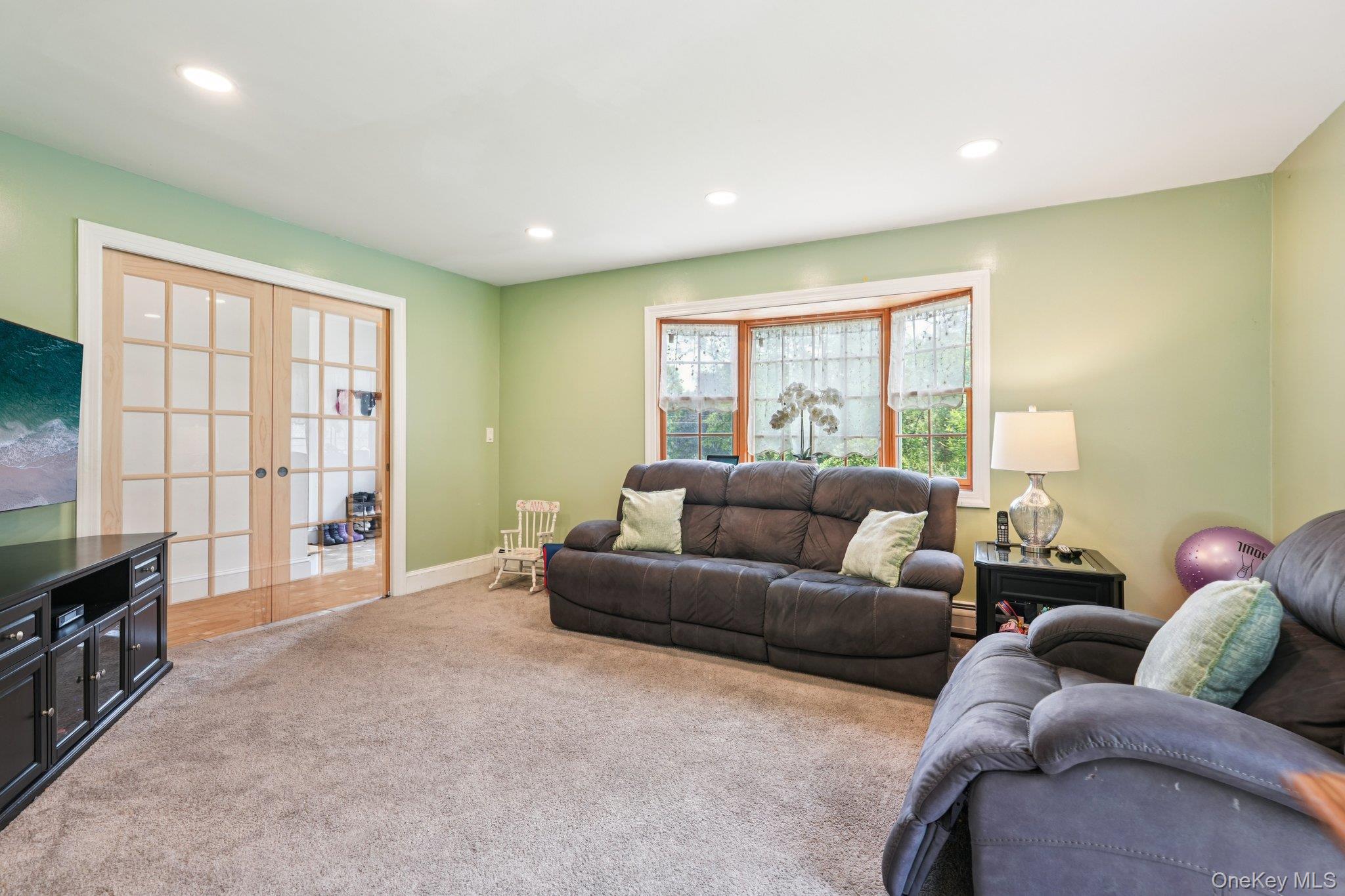 10 Brenda Lane, Bardonia, NY 10954