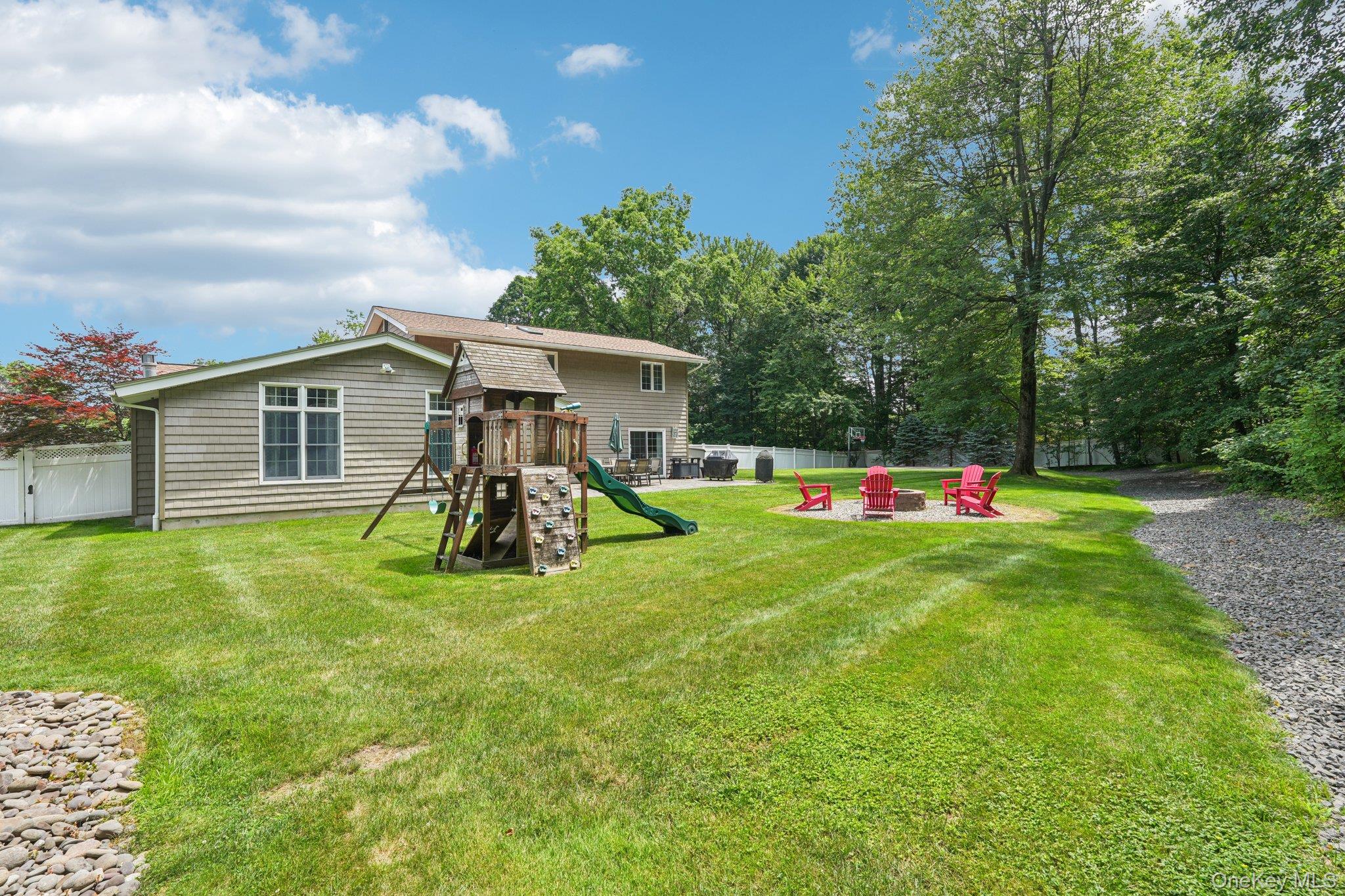 10 Brenda Lane, Bardonia, NY 10954