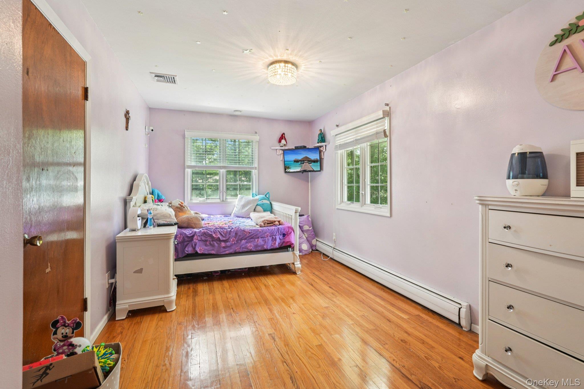 10 Brenda Lane, Bardonia, NY 10954