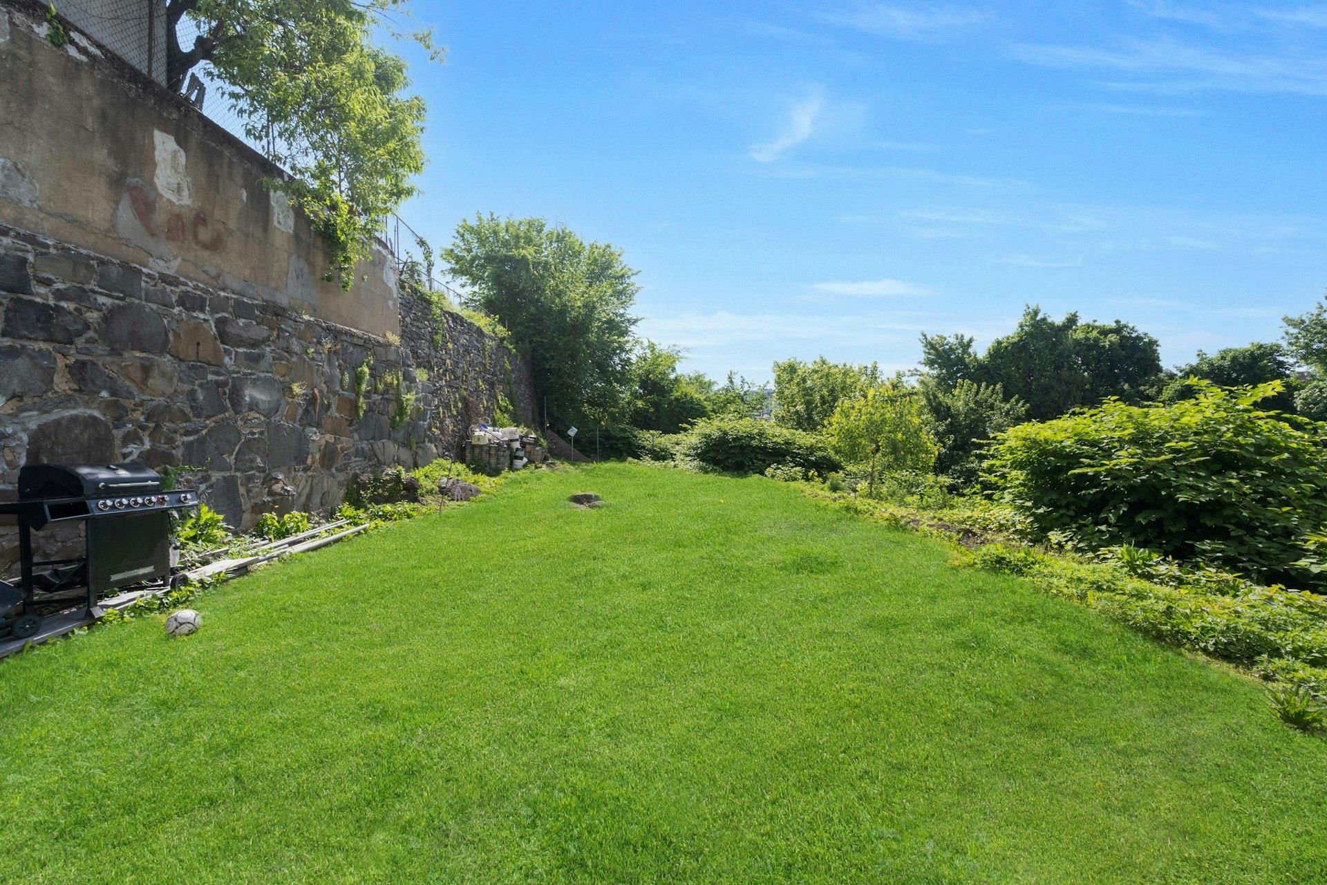 20 Locust Hill Avenue, Yonkers, NY 10701