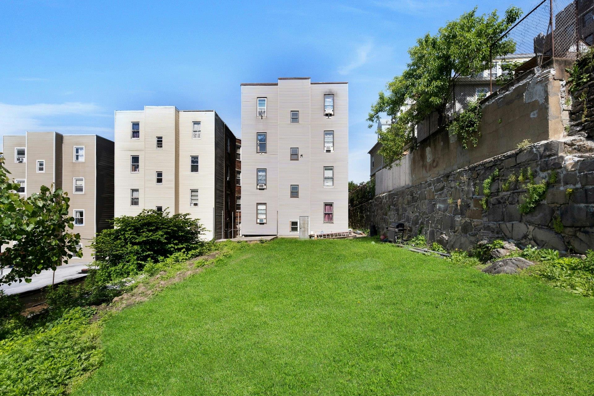 20 Locust Hill Avenue, Yonkers, NY 10701