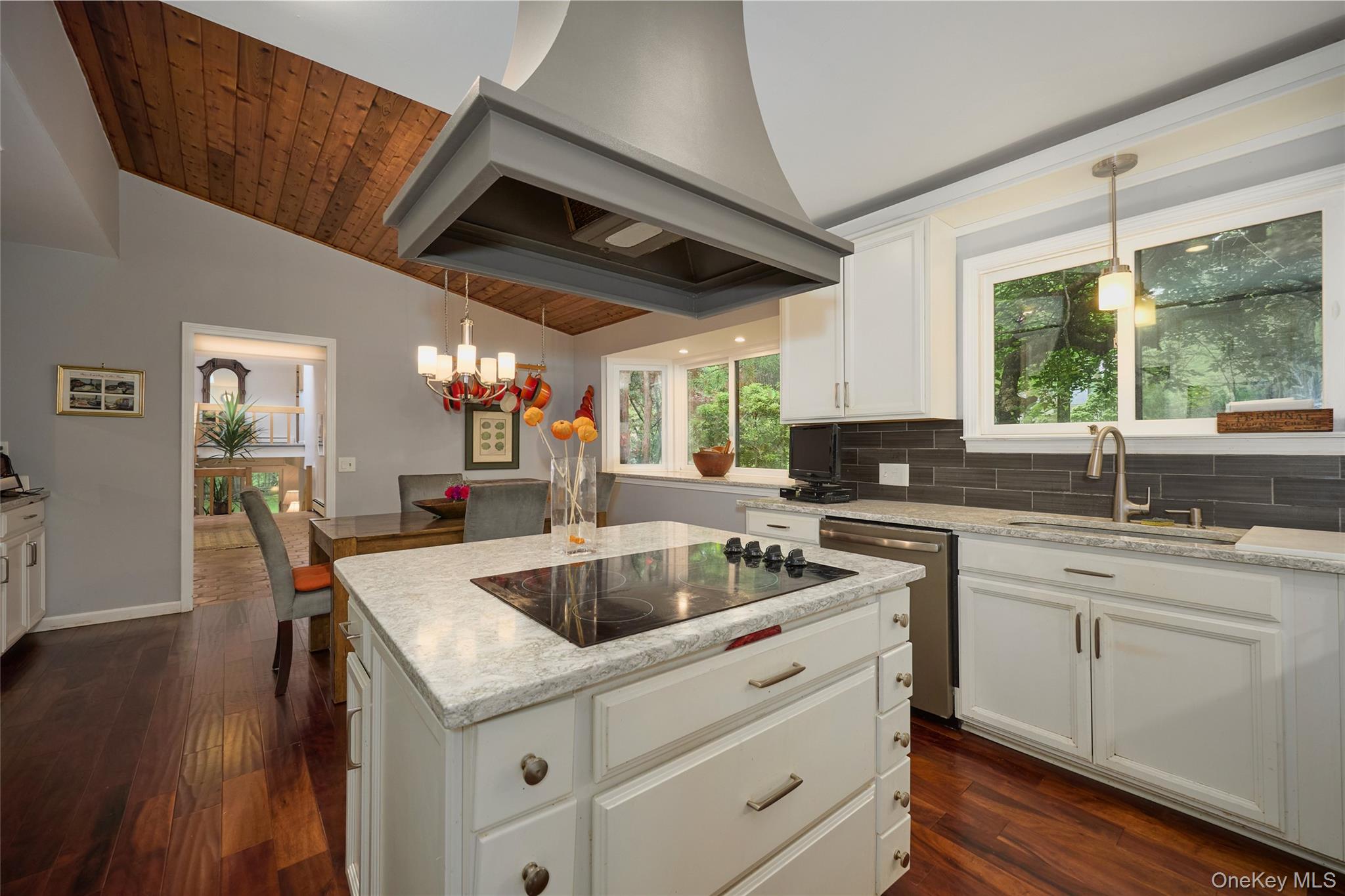 31 Greenlawn Road, Katonah, NY 10536