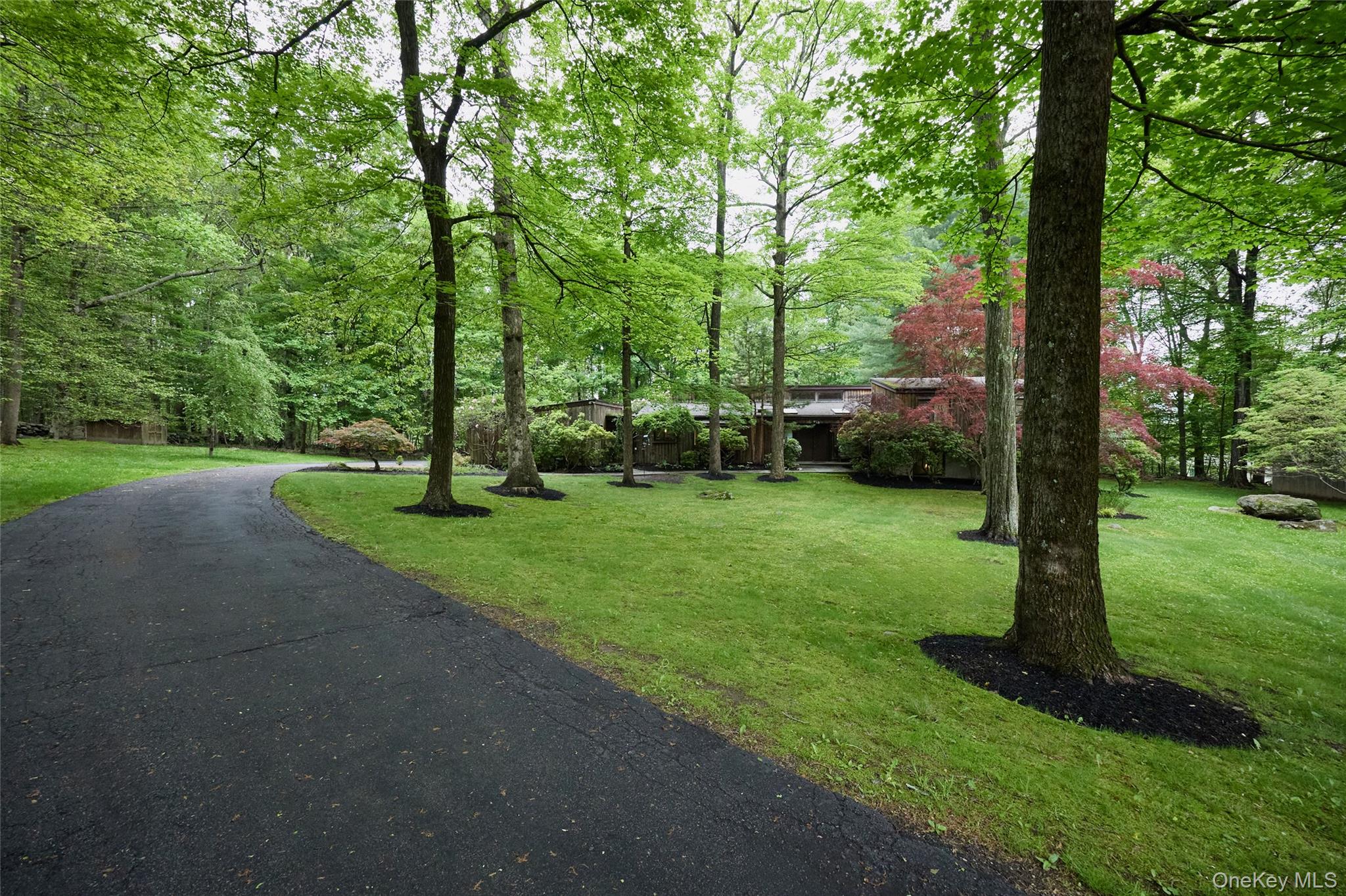 31 Greenlawn Road, Katonah, NY 10536