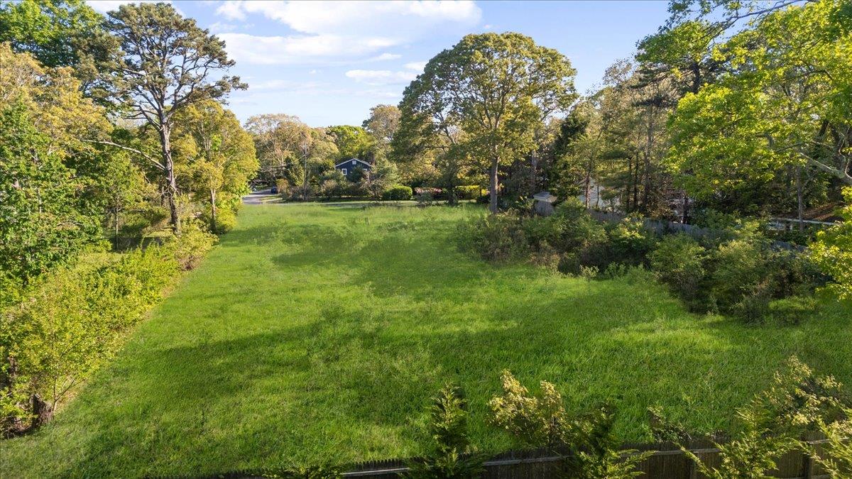 115 Bay Avenue E, Hampton Bays, NY 11946