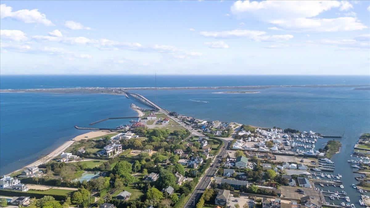 115 Bay Avenue E, Hampton Bays, NY 11946