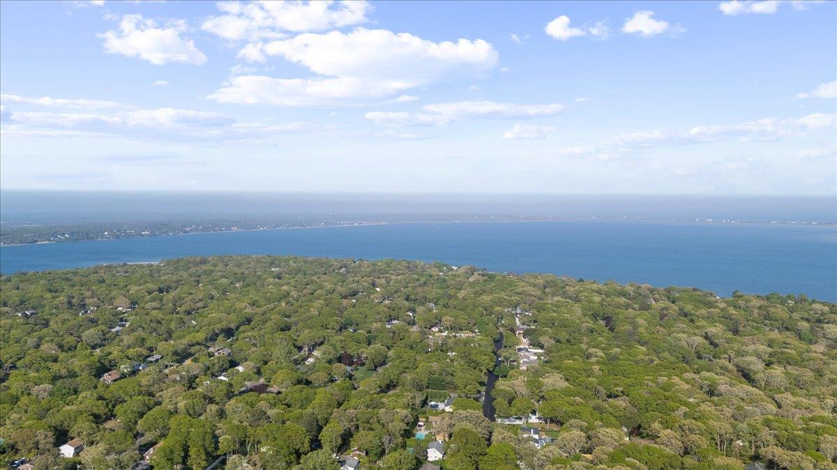 115 Bay Avenue E, Hampton Bays, NY 11946