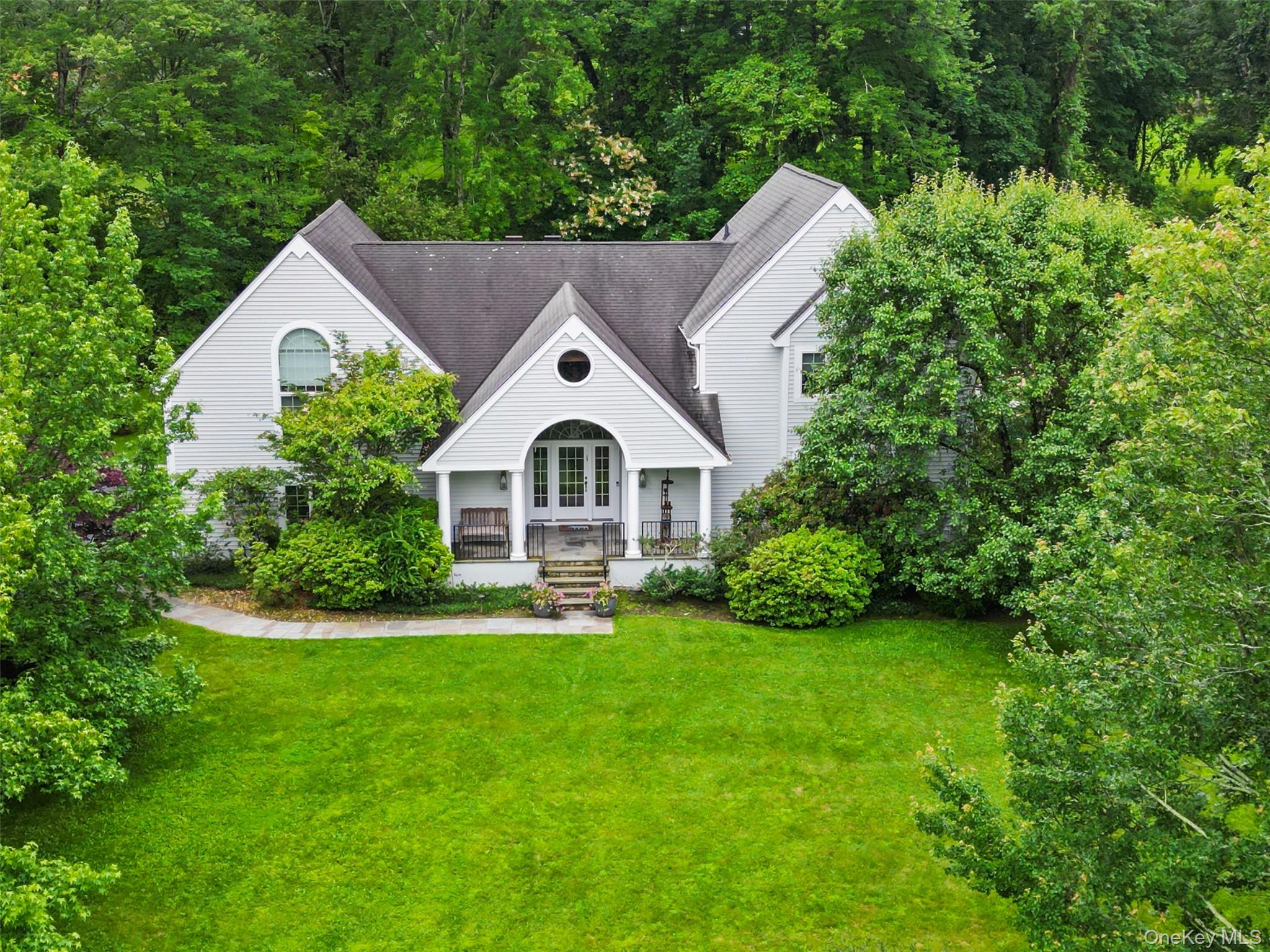 16 Club Way, Mount Kisco, NY 10549