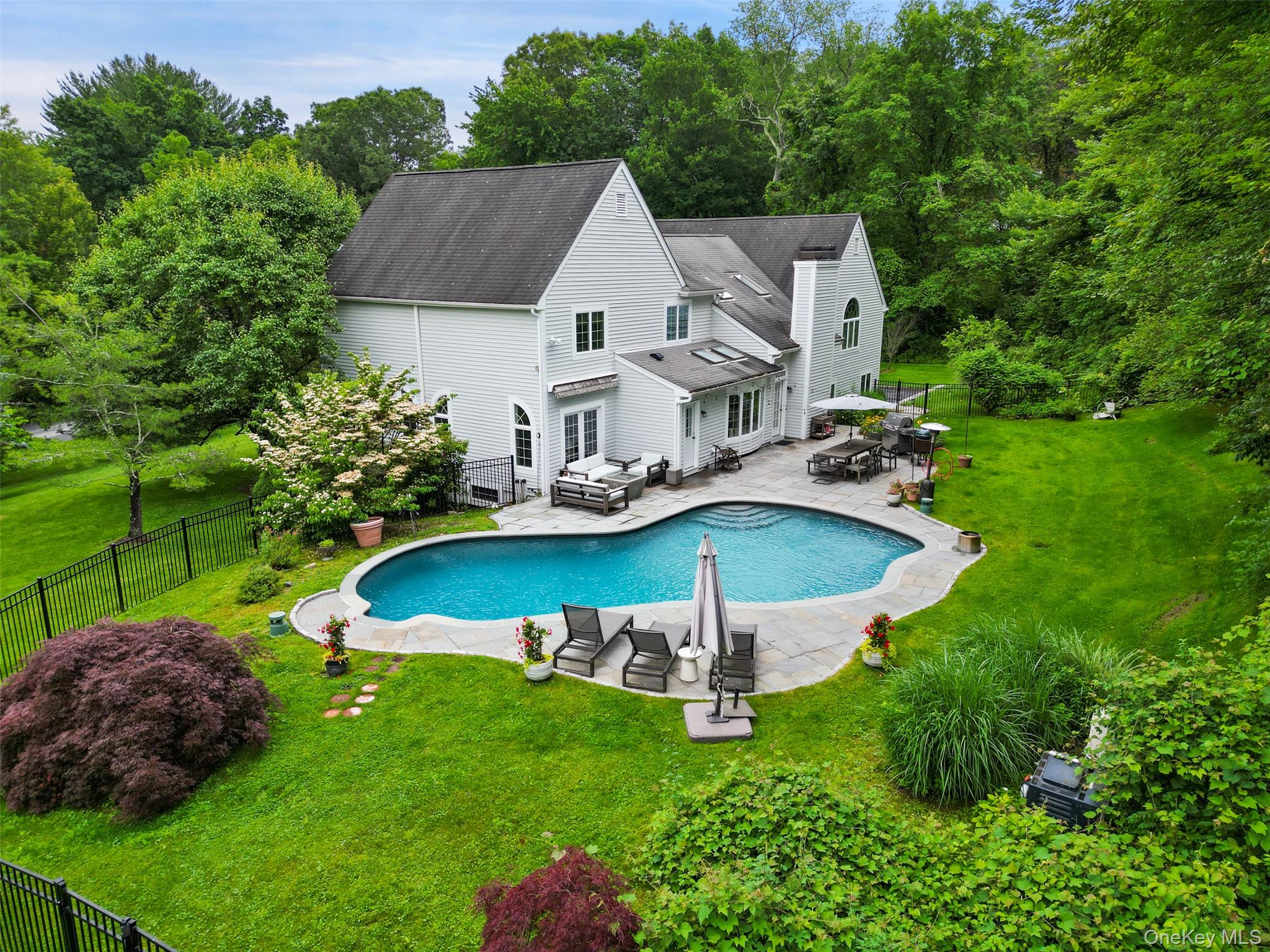 16 Club Way, Mount Kisco, NY 10549