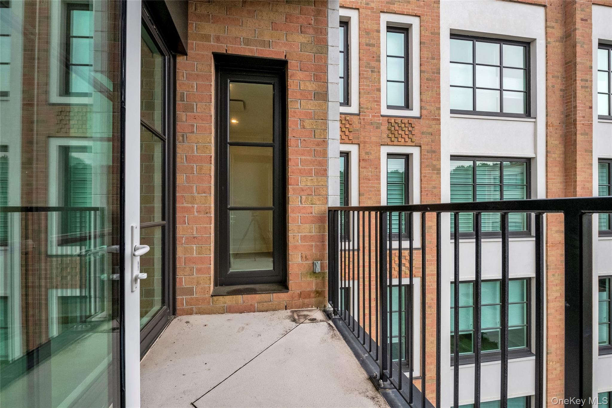 100 Garvies Point Road # 1238, Glen Cove, NY 11542