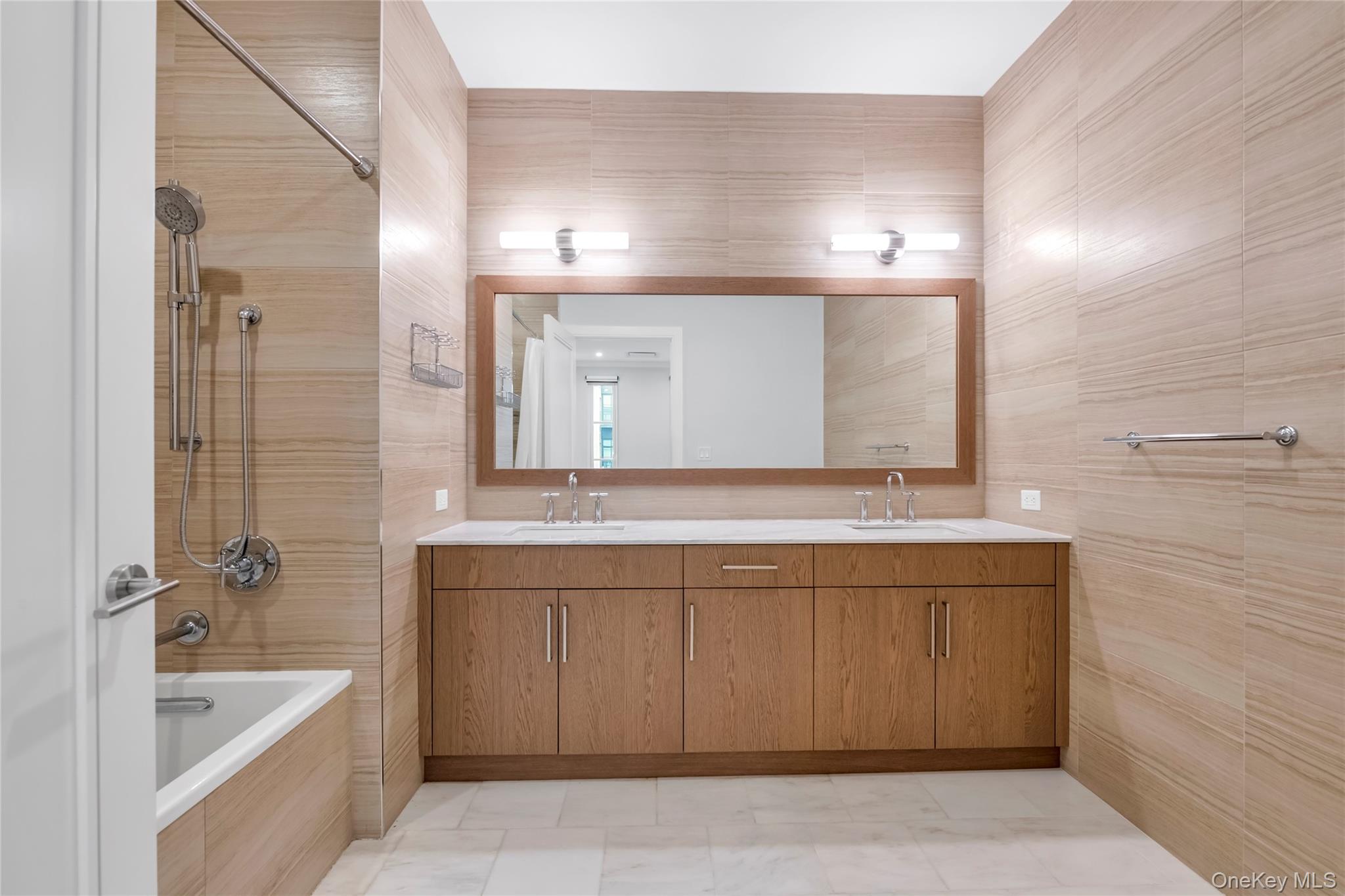 100 Garvies Point Road # 1238, Glen Cove, NY 11542