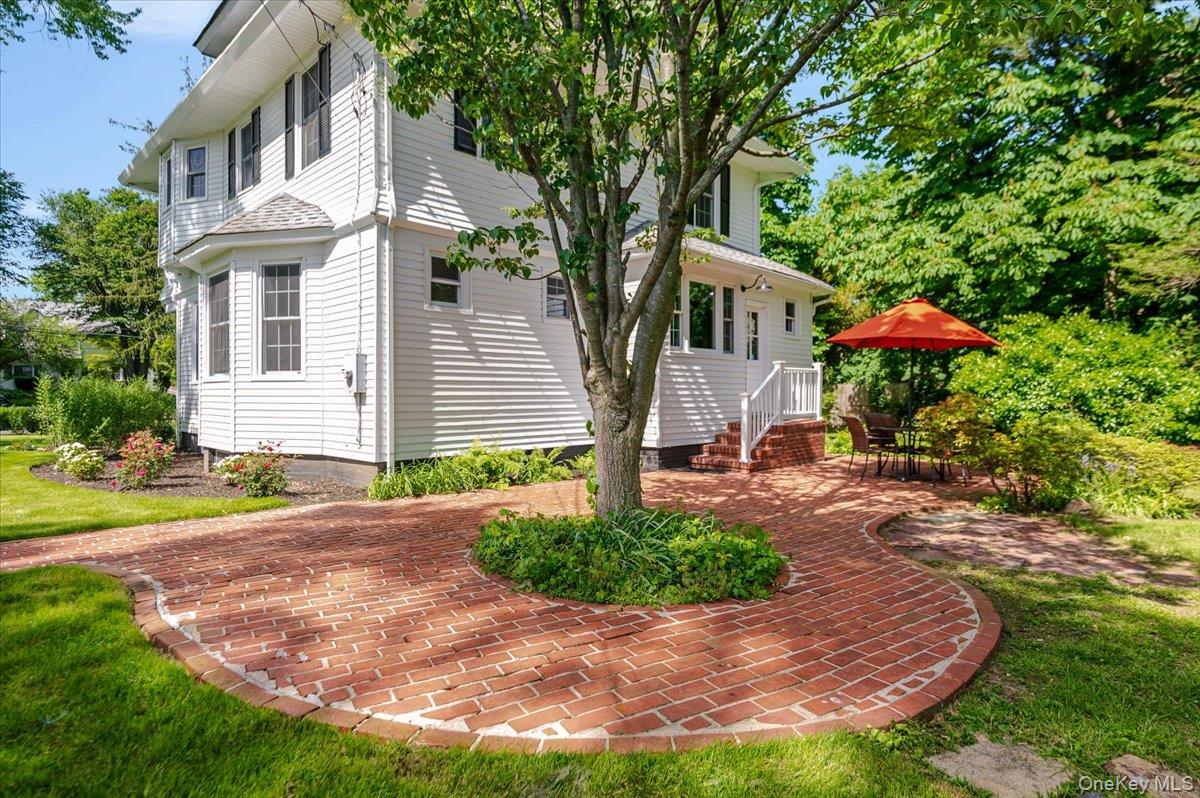 16 Lamarcus Avenue, Glen Cove, NY 11542