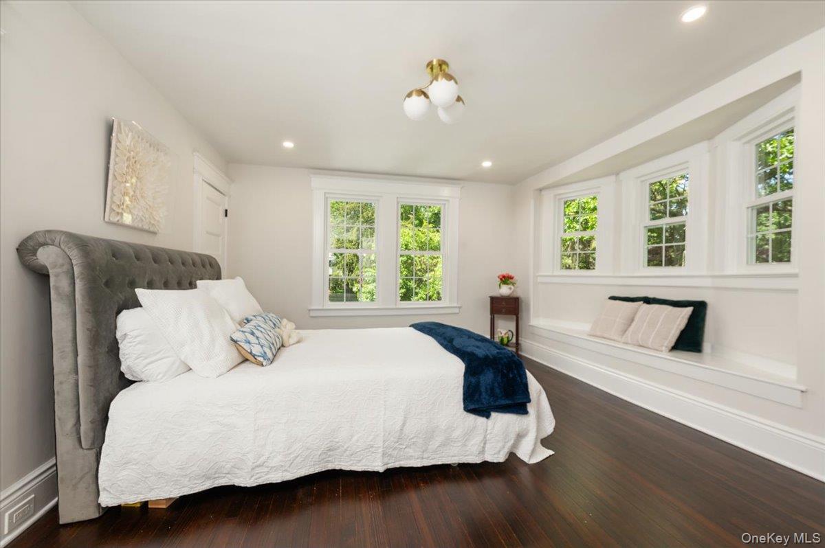 16 Lamarcus Avenue, Glen Cove, NY 11542