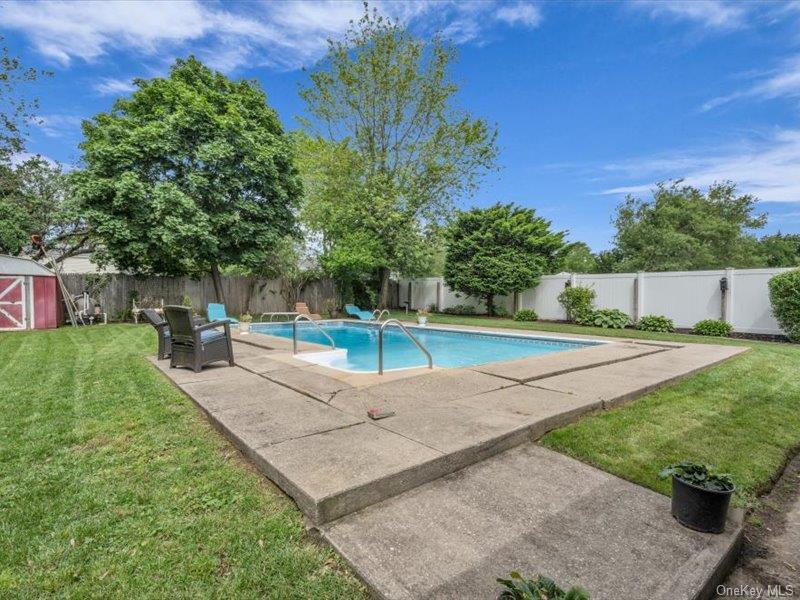 38 Nadine Lane, Port Jefferson Station, NY 11776