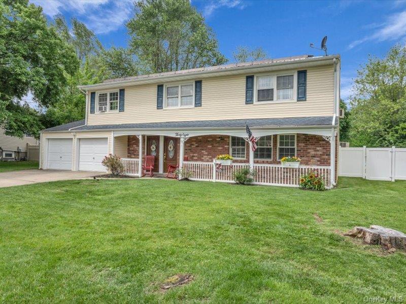 38 Nadine Lane, Port Jefferson Station, NY 11776