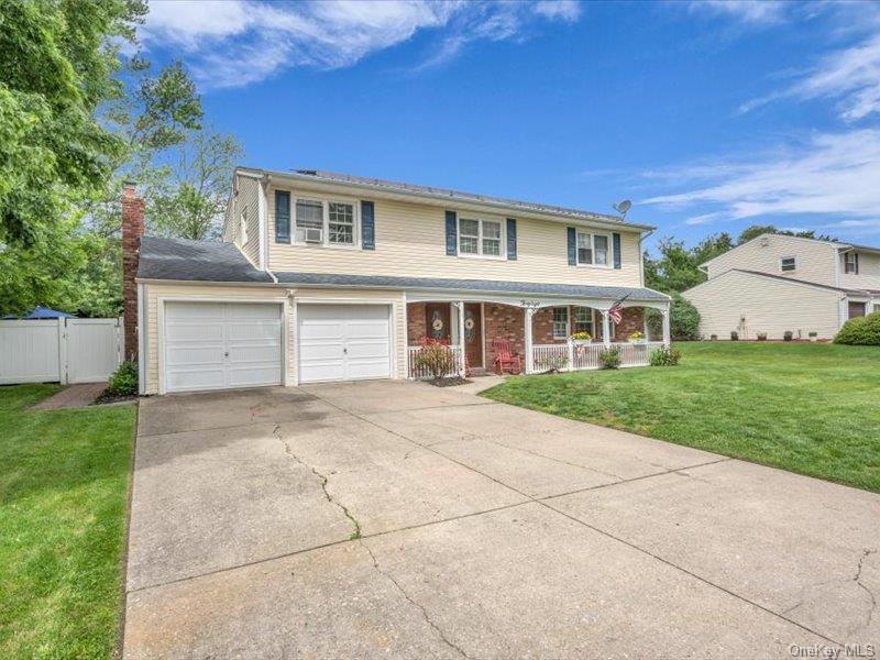 38 Nadine Lane, Port Jefferson Station, NY 11776