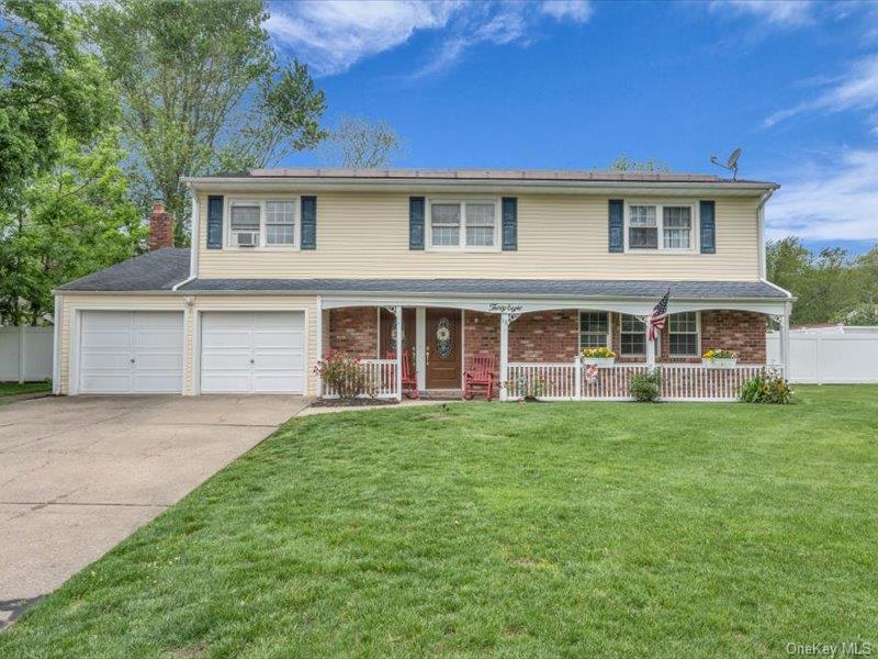 38 Nadine Lane, Port Jefferson Station, NY 11776