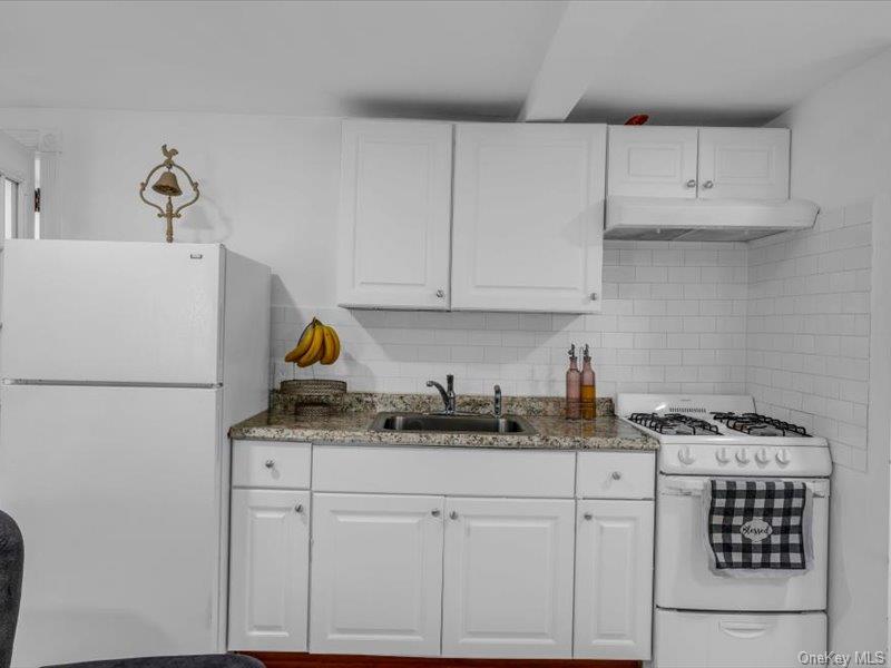 38 Nadine Lane, Port Jefferson Station, NY 11776