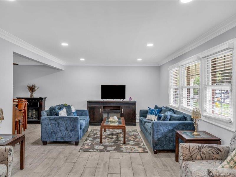 38 Nadine Lane, Port Jefferson Station, NY 11776