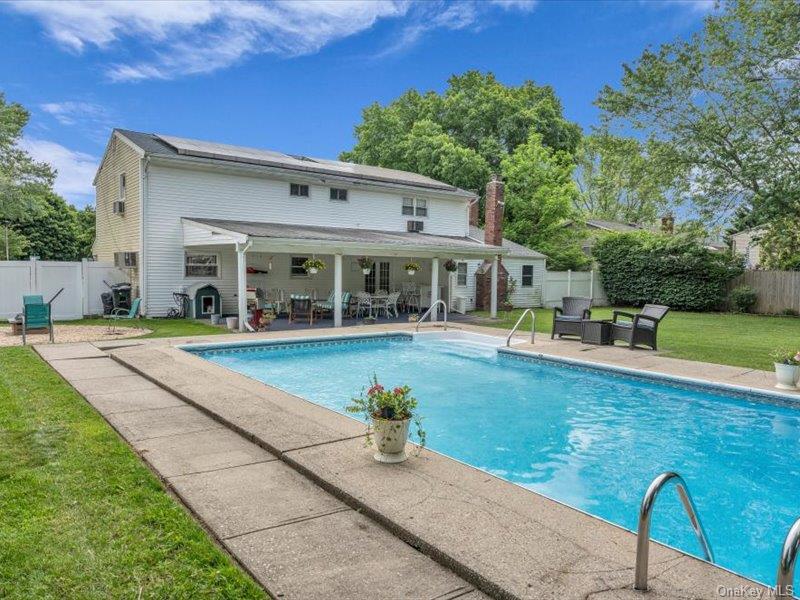 38 Nadine Lane, Port Jefferson Station, NY 11776