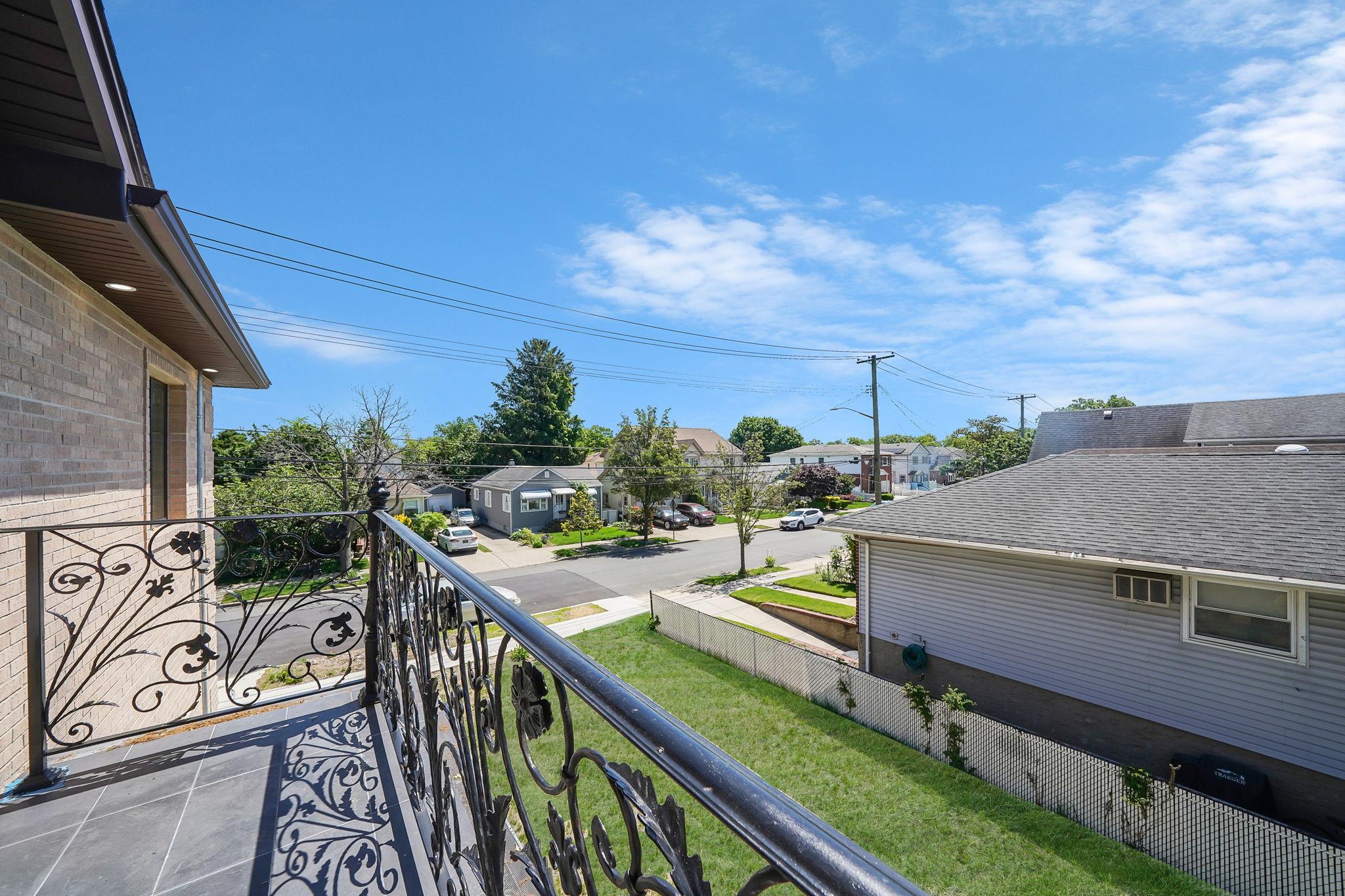 261-16 E Williston Avenue, Floral Park, NY 1001