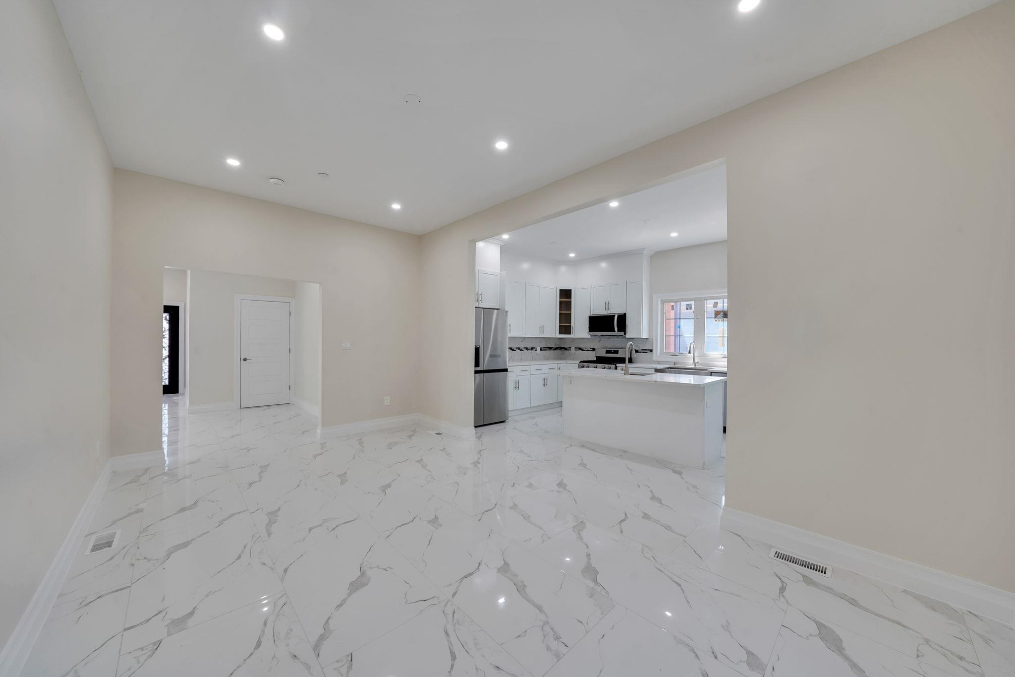 261-16 E Williston Avenue, Floral Park, NY 1001