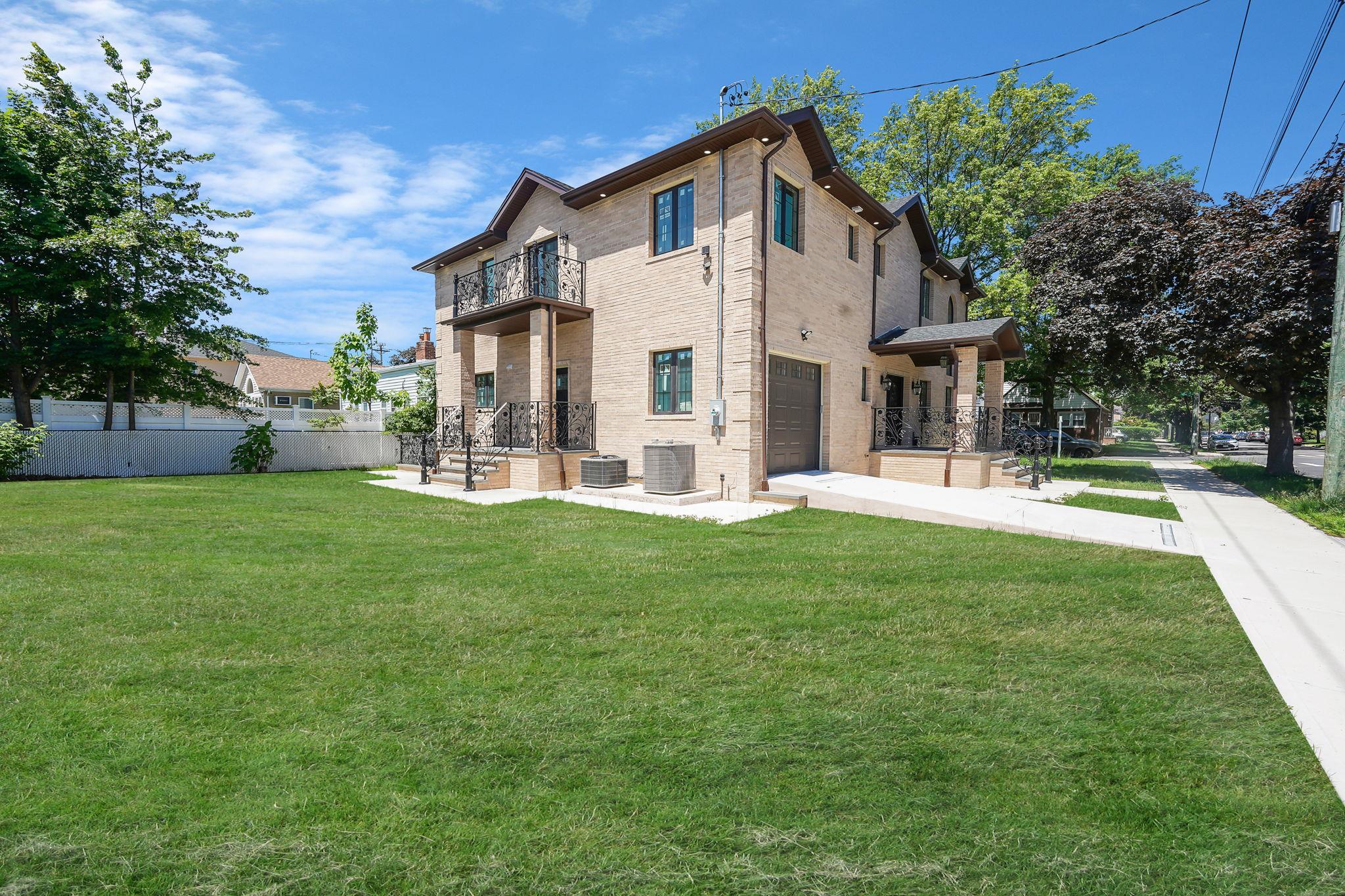 261-16 E Williston Avenue, Floral Park, NY 1001