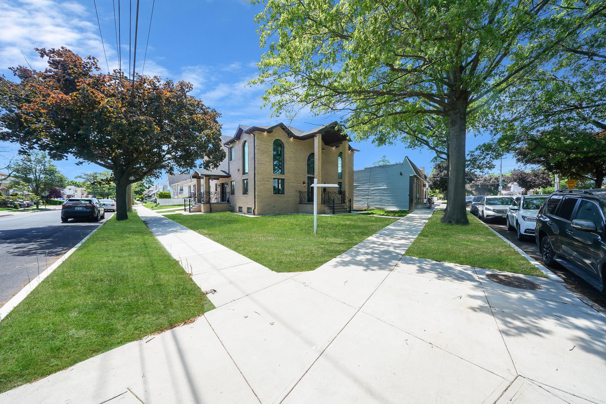 261-16 E Williston Avenue, Floral Park, NY 1001