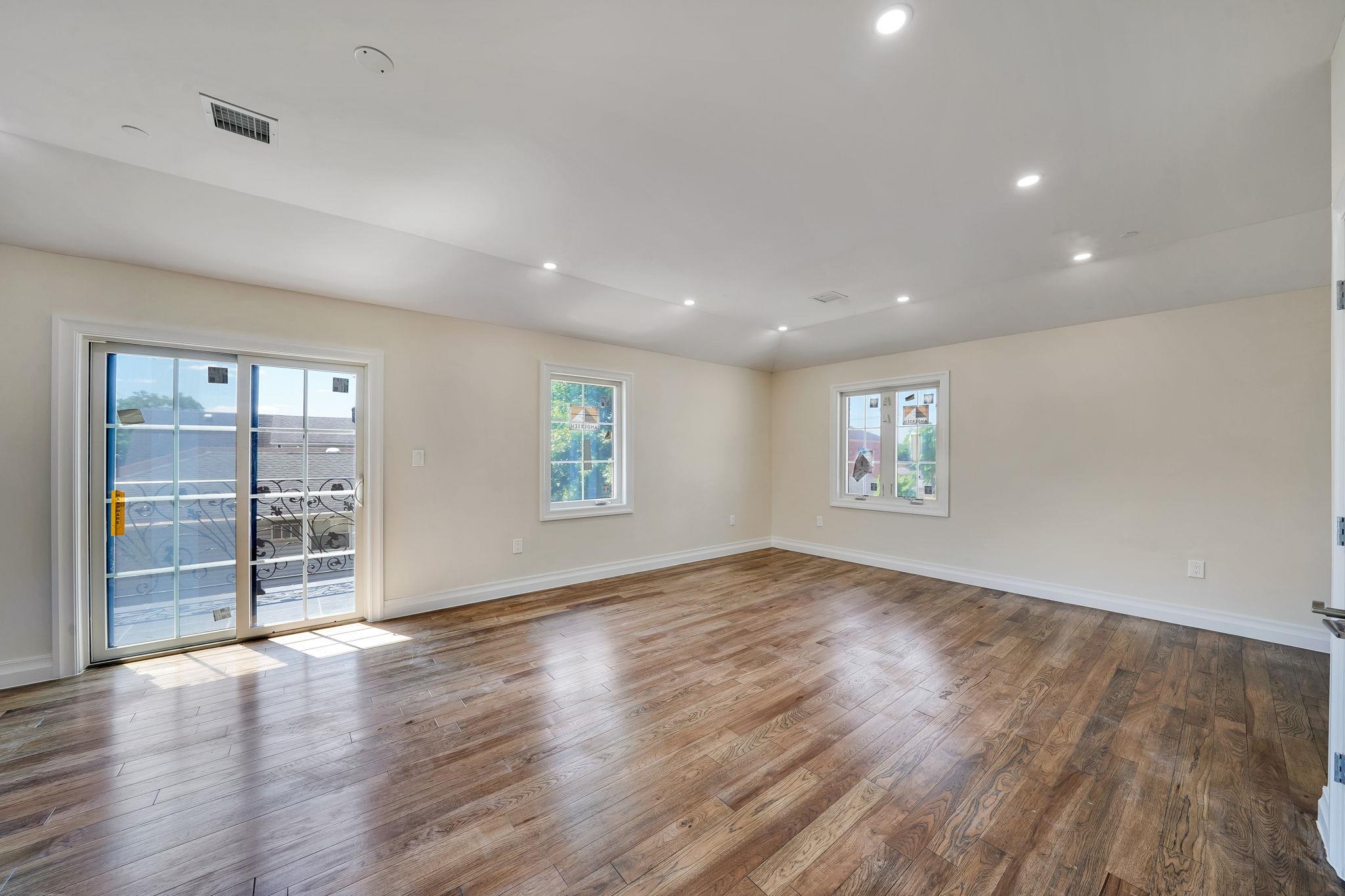 261-16 E Williston Avenue, Floral Park, NY 1001