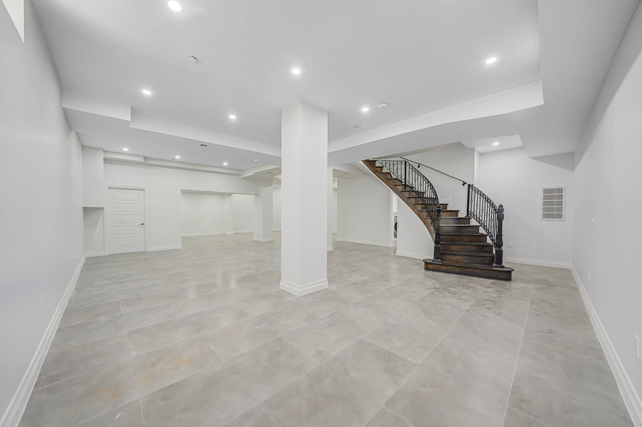 261-16 E Williston Avenue, Floral Park, NY 1001