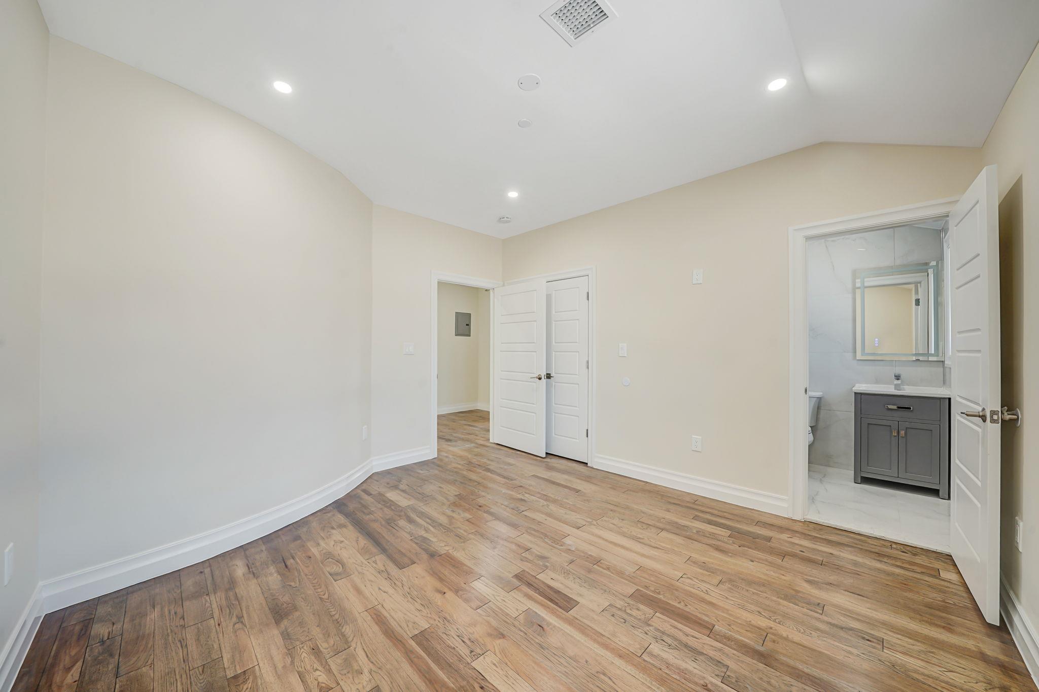 261-16 E Williston Avenue, Floral Park, NY 1001