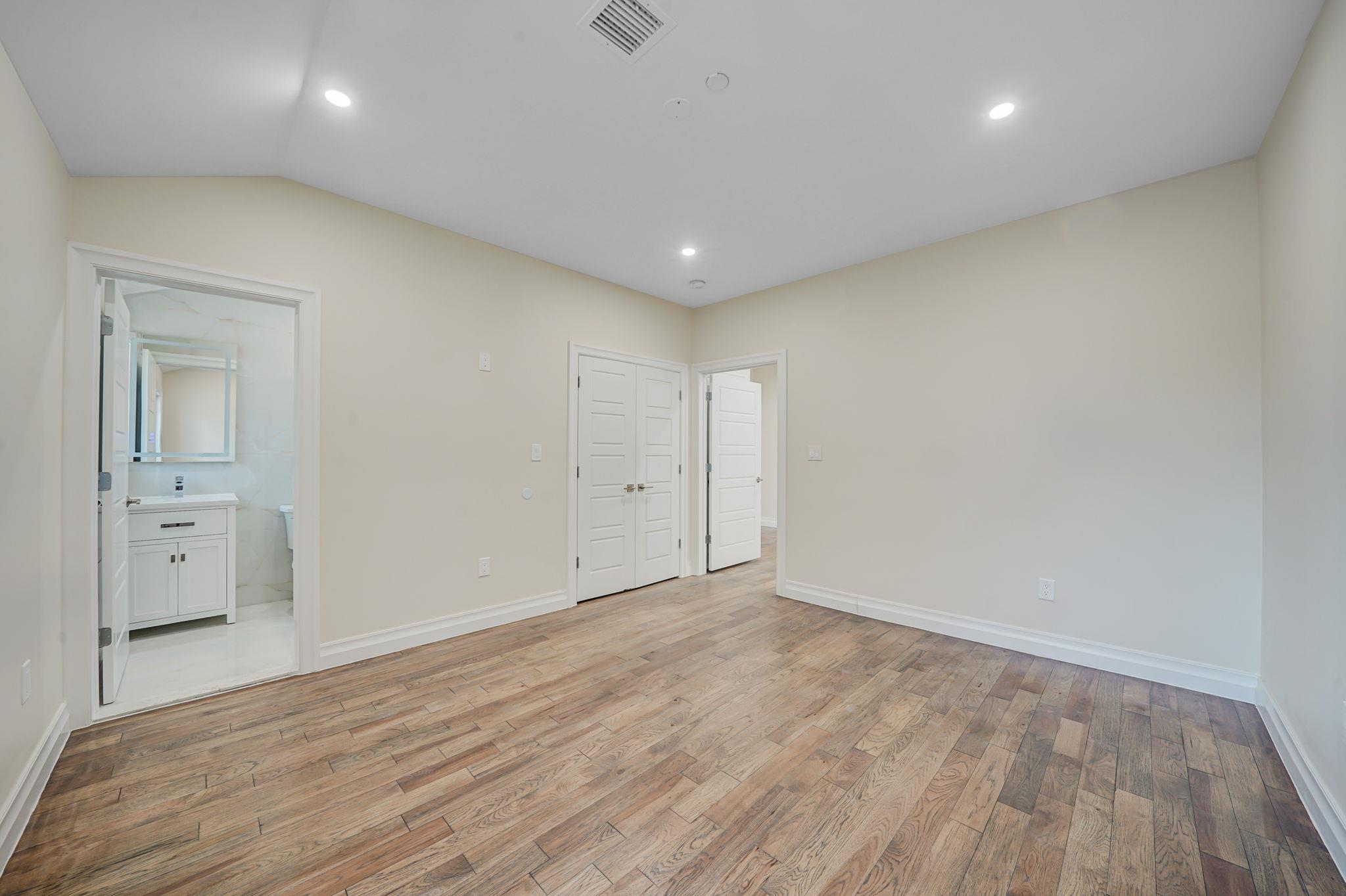 261-16 E Williston Avenue, Floral Park, NY 1001