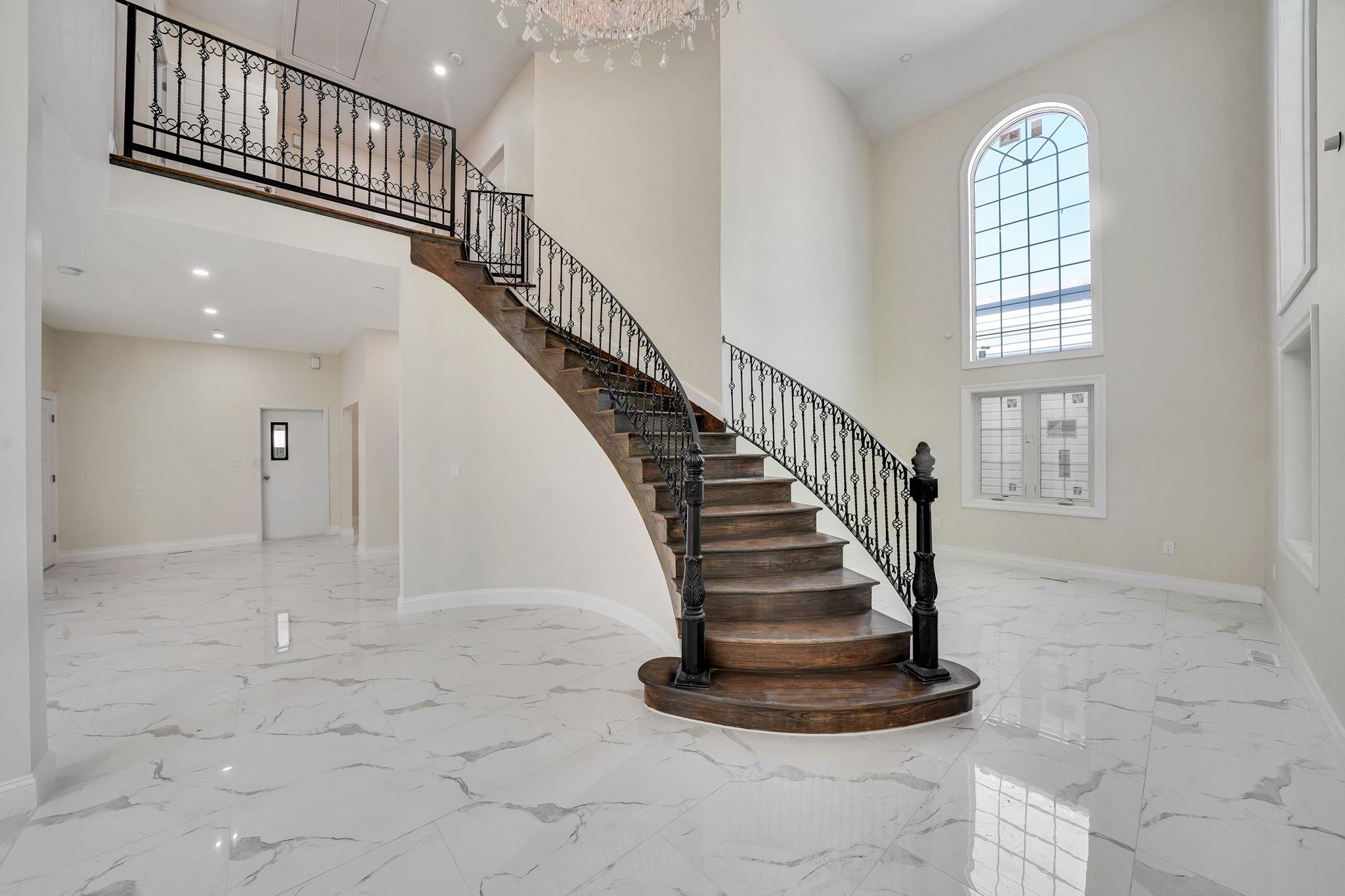 261-16 E Williston Avenue, Floral Park, NY 1001