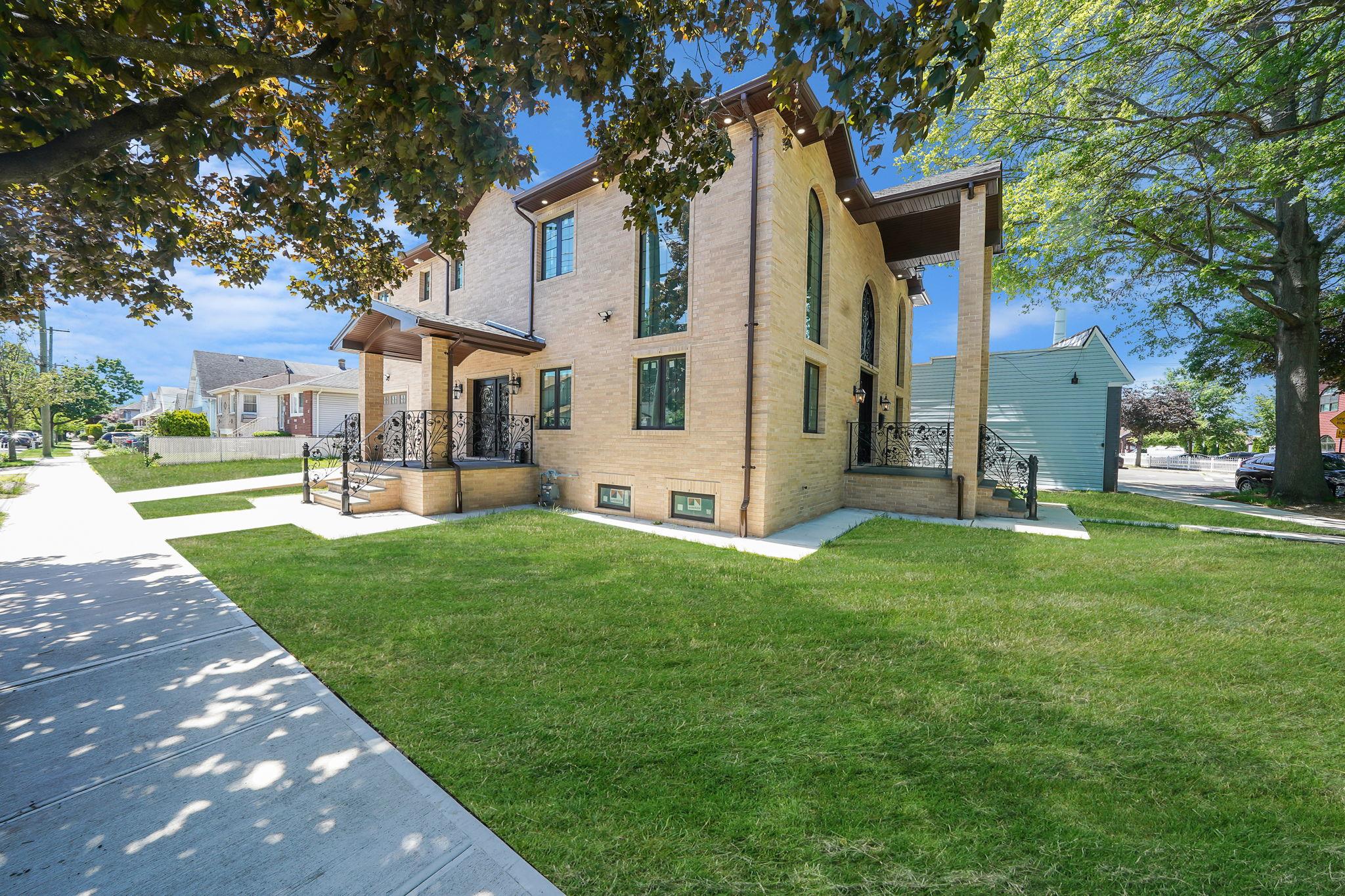 261-16 E Williston Avenue, Floral Park, NY 1001