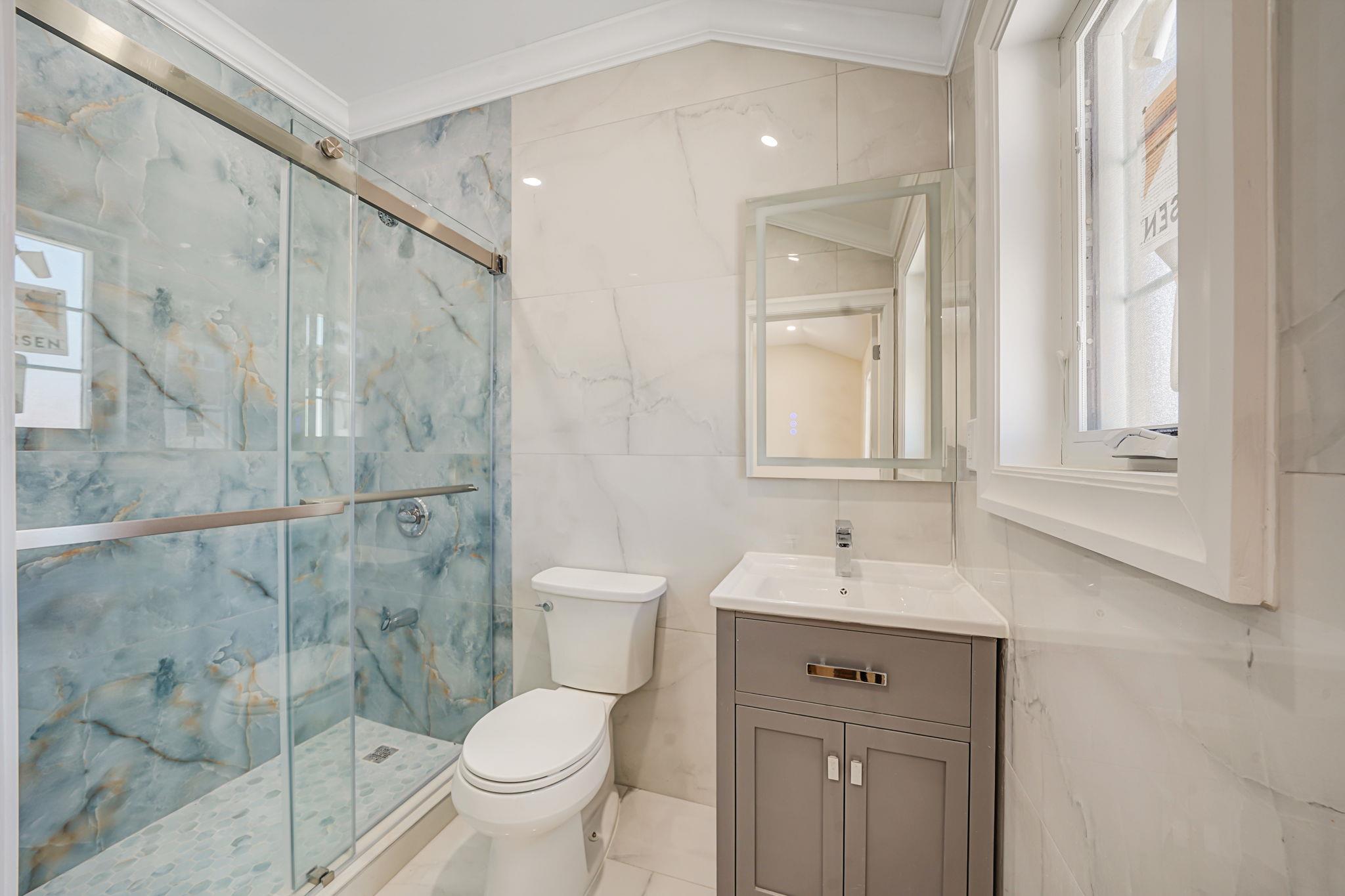 261-16 E Williston Avenue, Floral Park, NY 1001