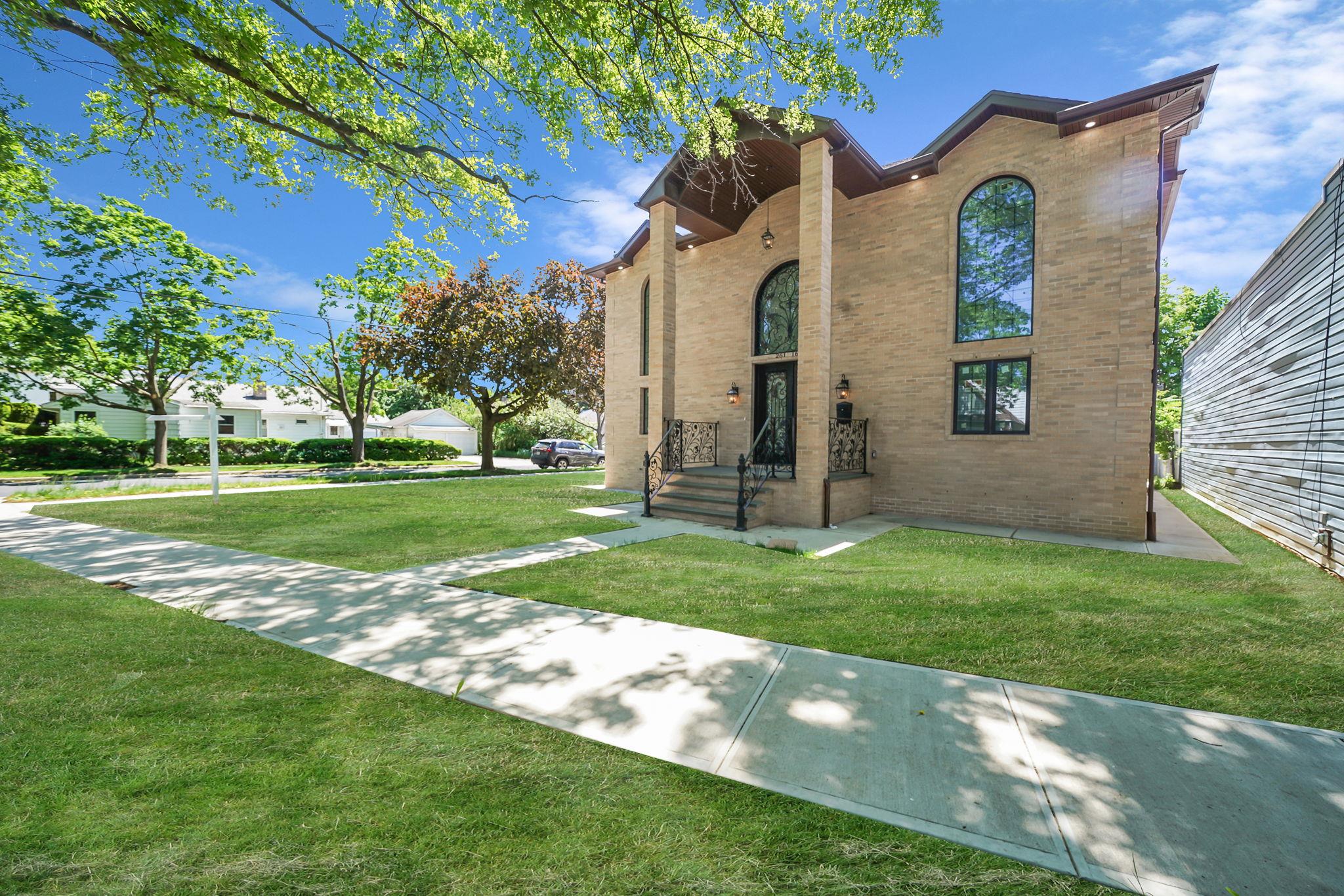 261-16 E Williston Avenue, Floral Park, NY 1001