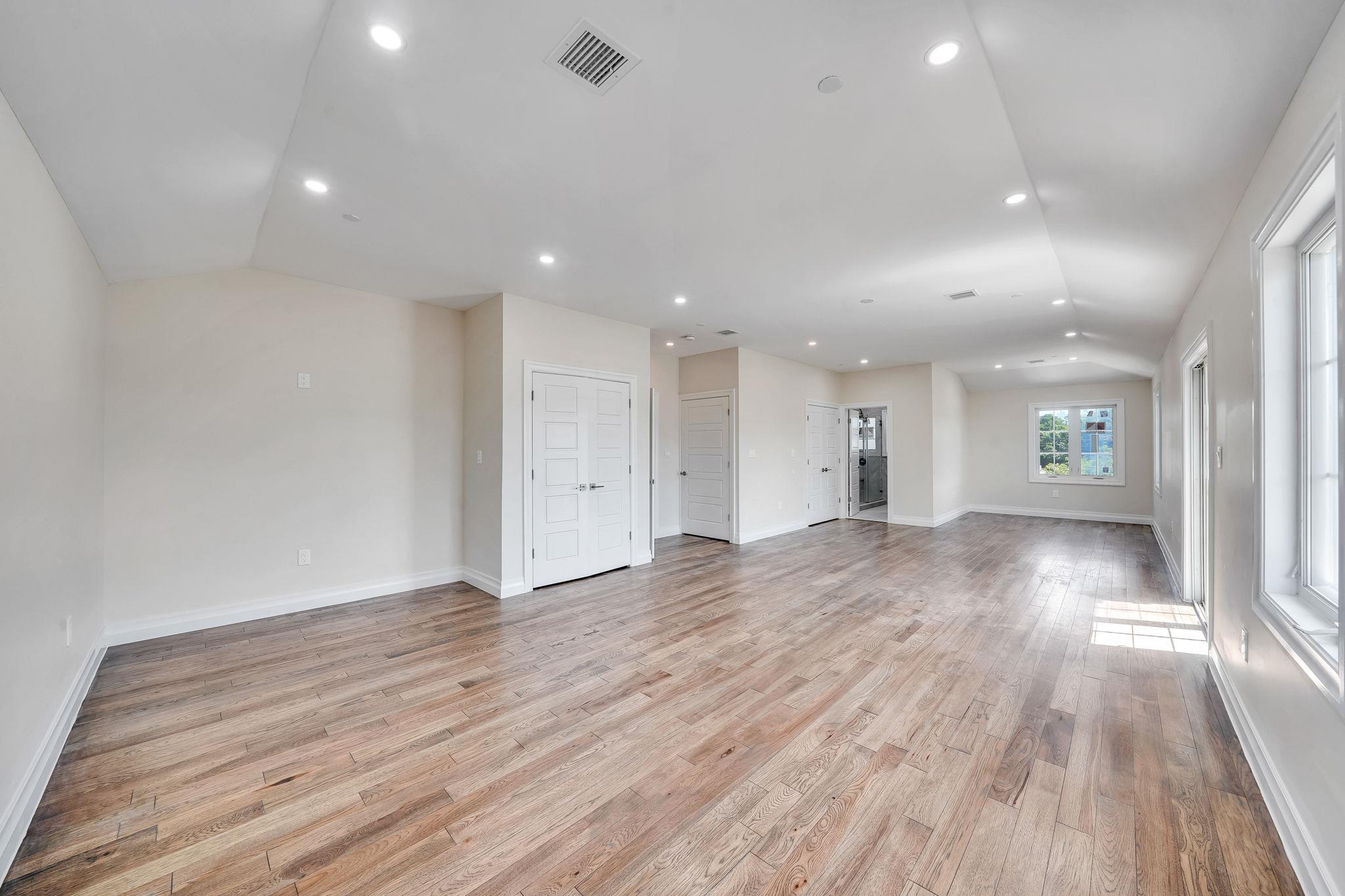 261-16 E Williston Avenue, Floral Park, NY 1001