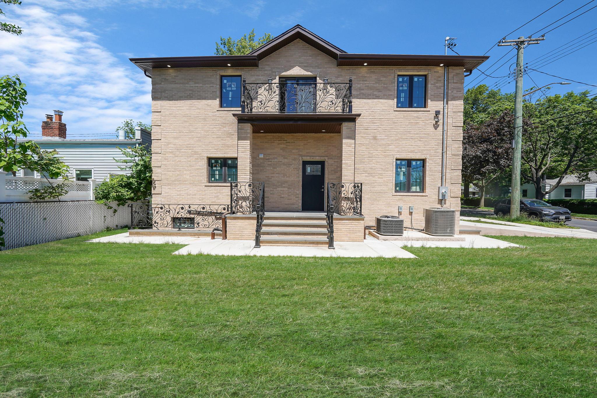 261-16 E Williston Avenue, Floral Park, NY 1001