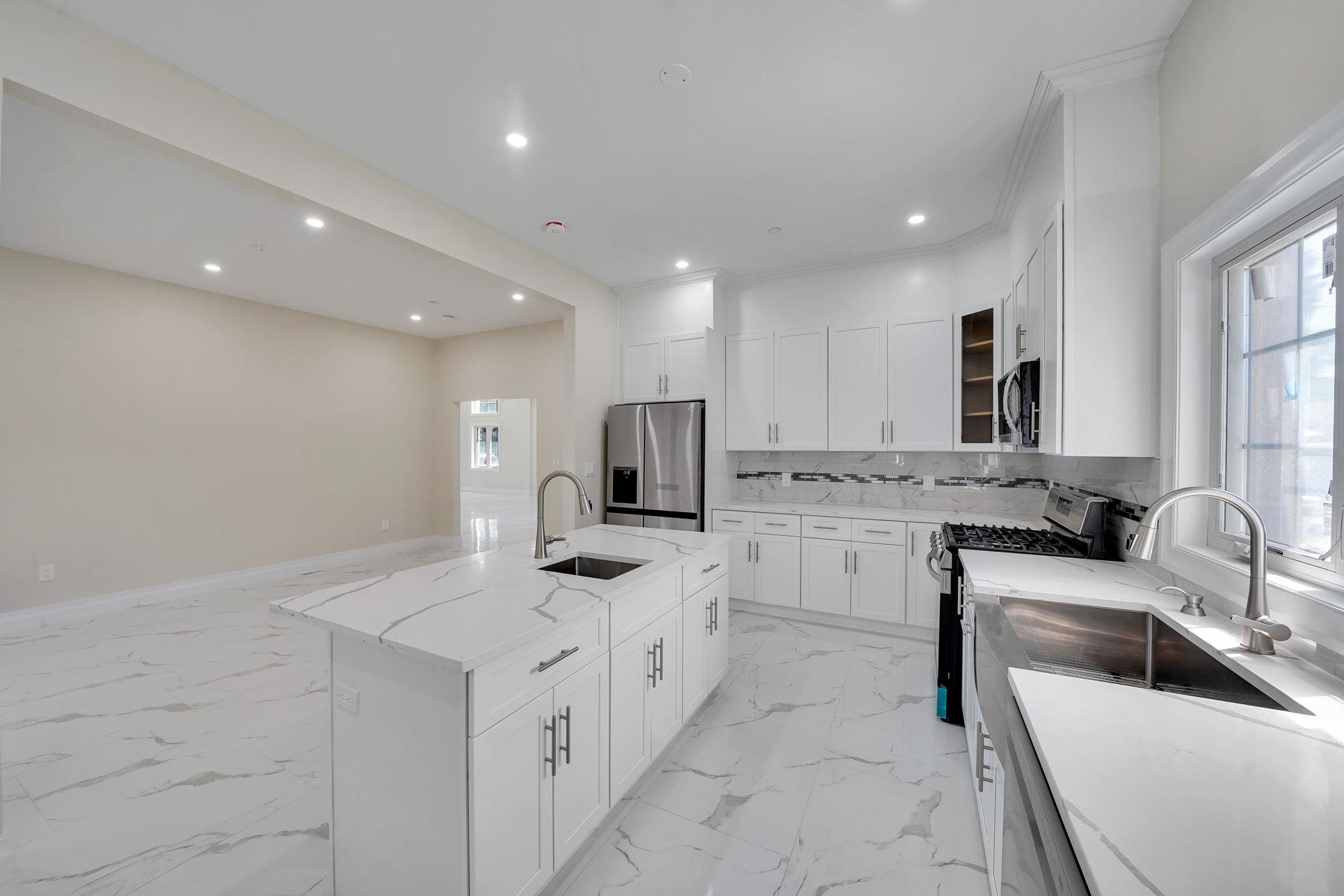 261-16 E Williston Avenue, Floral Park, NY 1001