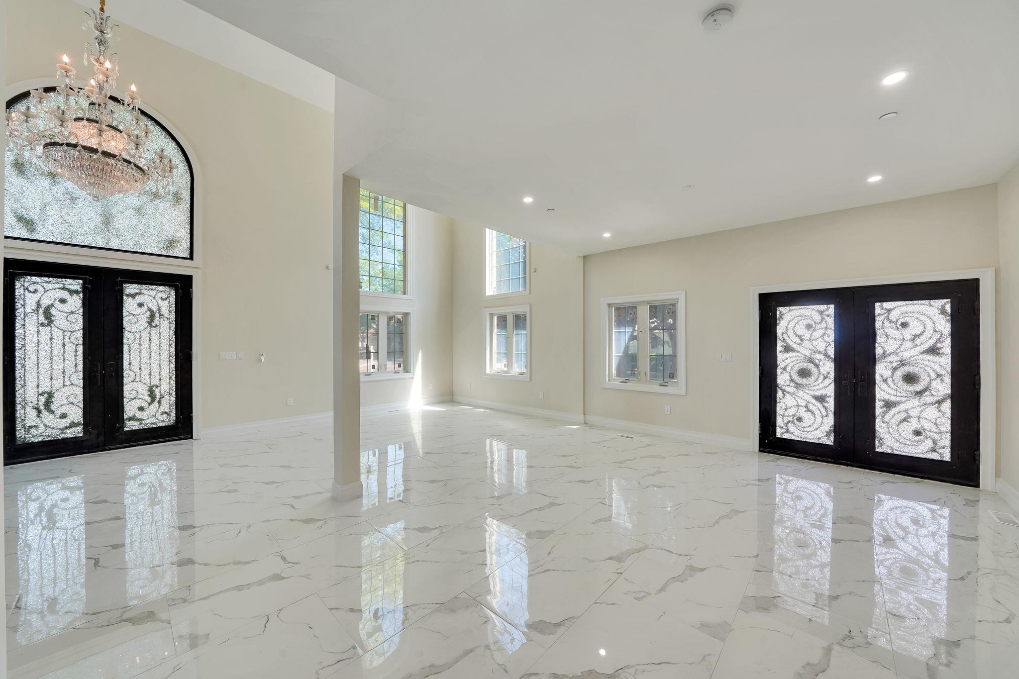 261-16 E Williston Avenue, Floral Park, NY 1001