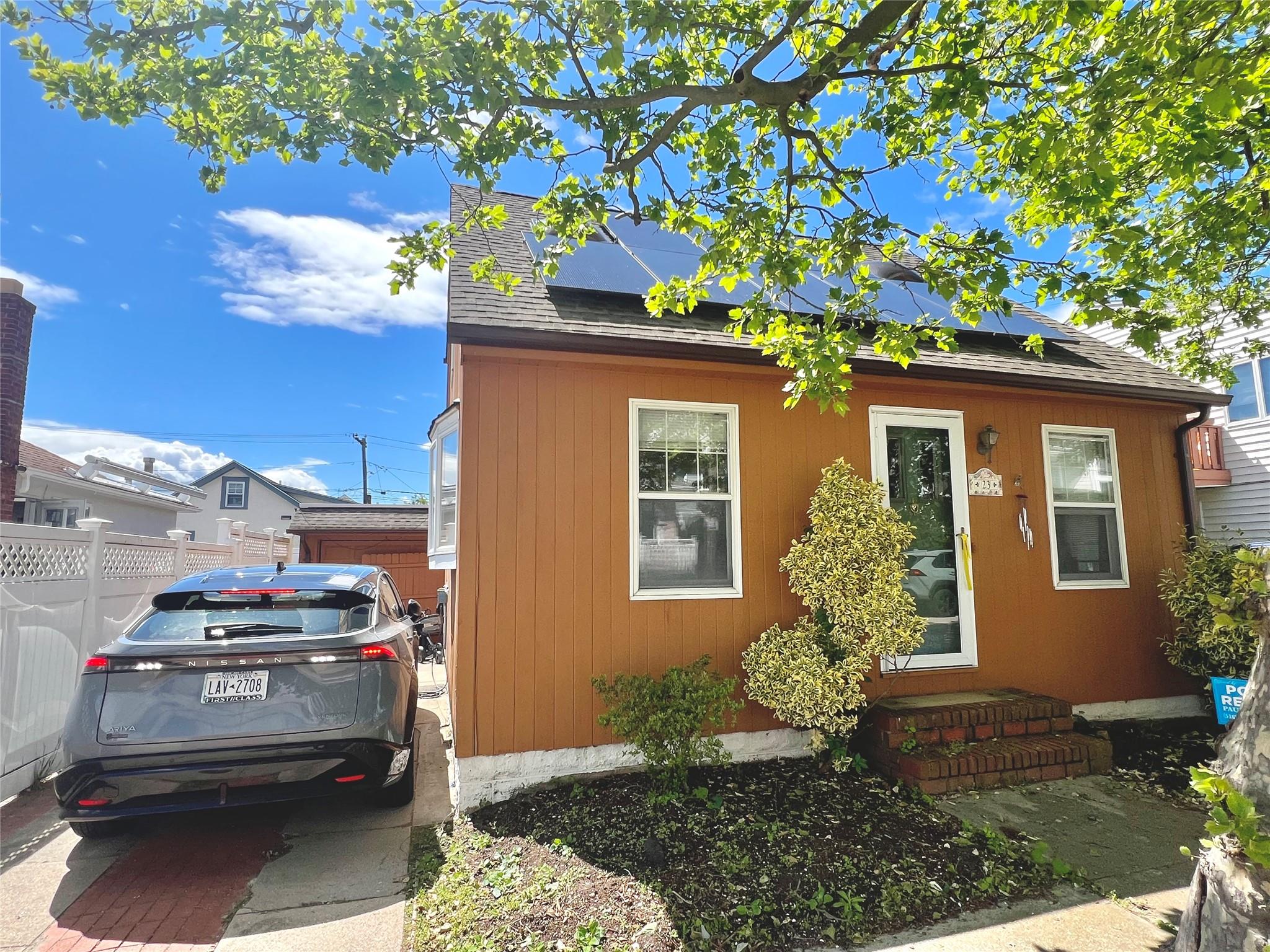 23 Garden City Avenue, Point Lookout, NY 11569