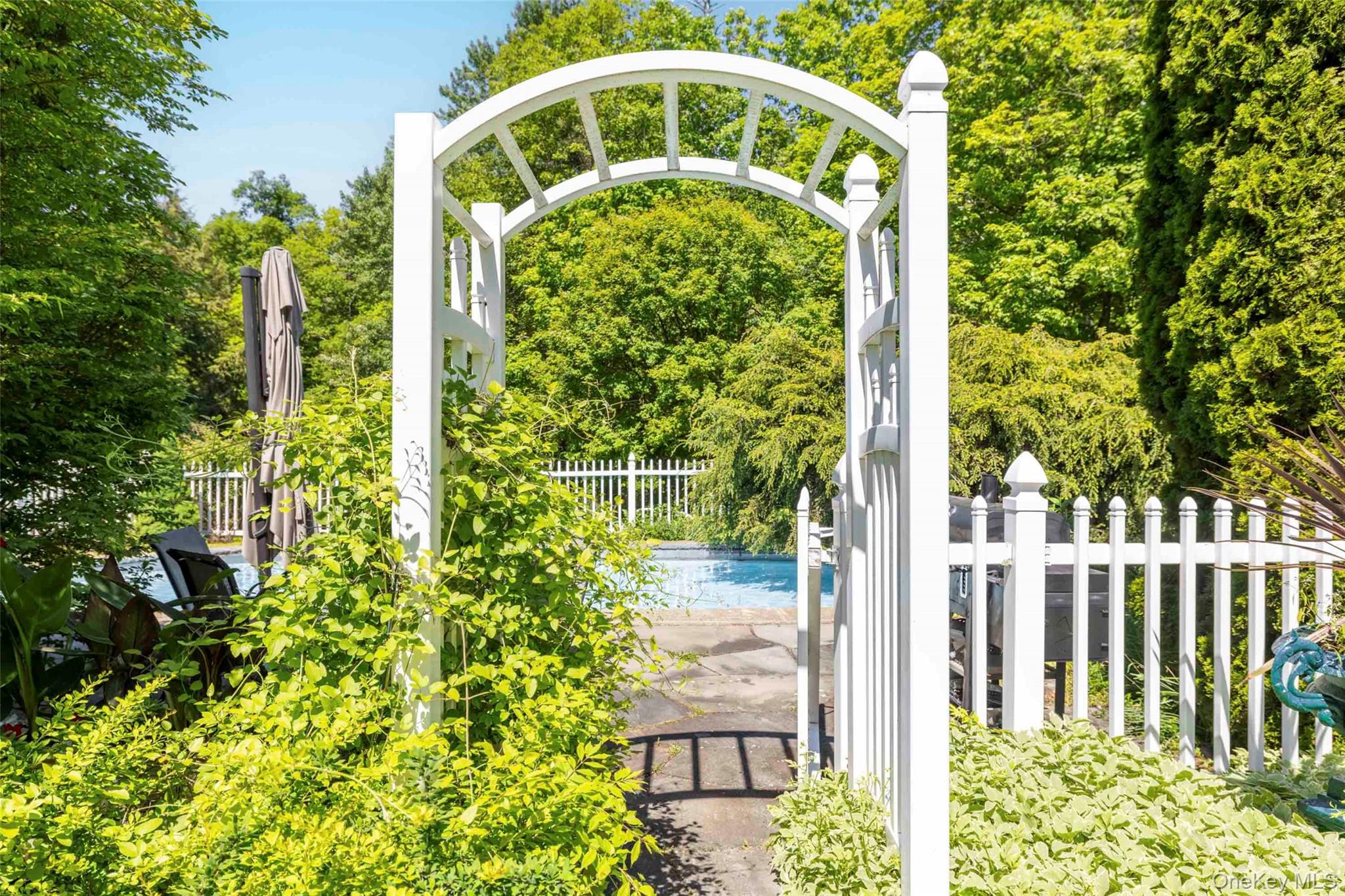 1716 Route 212, Saugerties, NY 12477