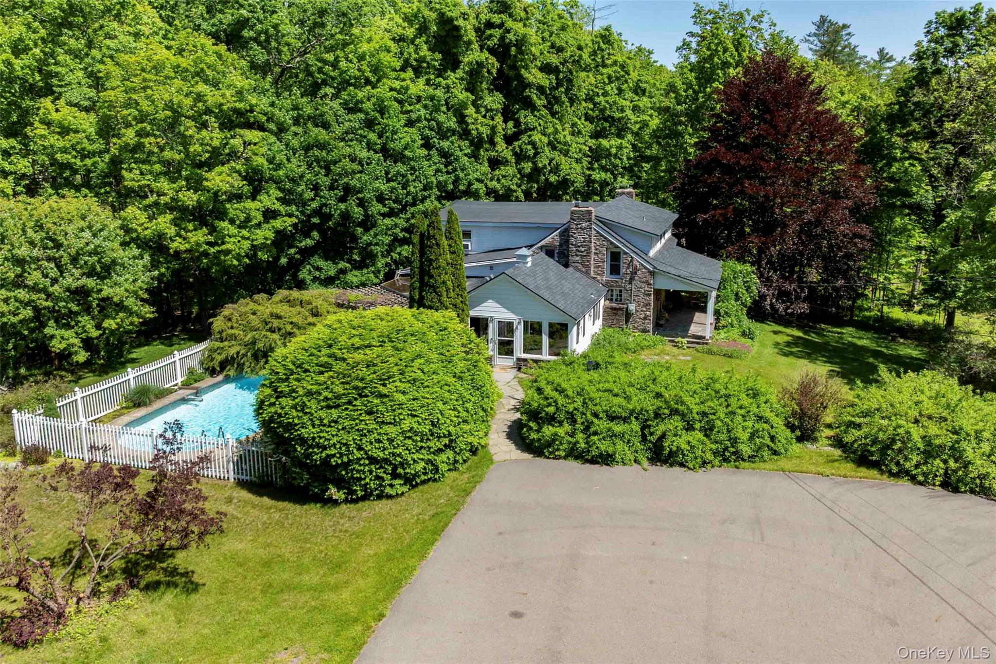 1716 Route 212, Saugerties, NY 12477