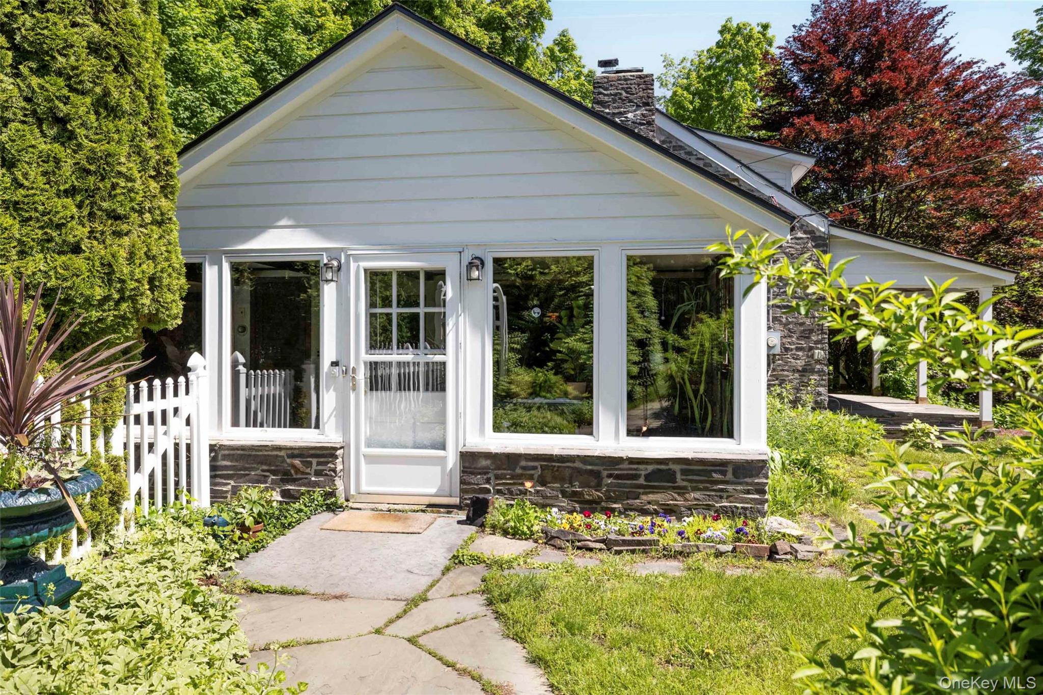 1716 Route 212, Saugerties, NY 12477