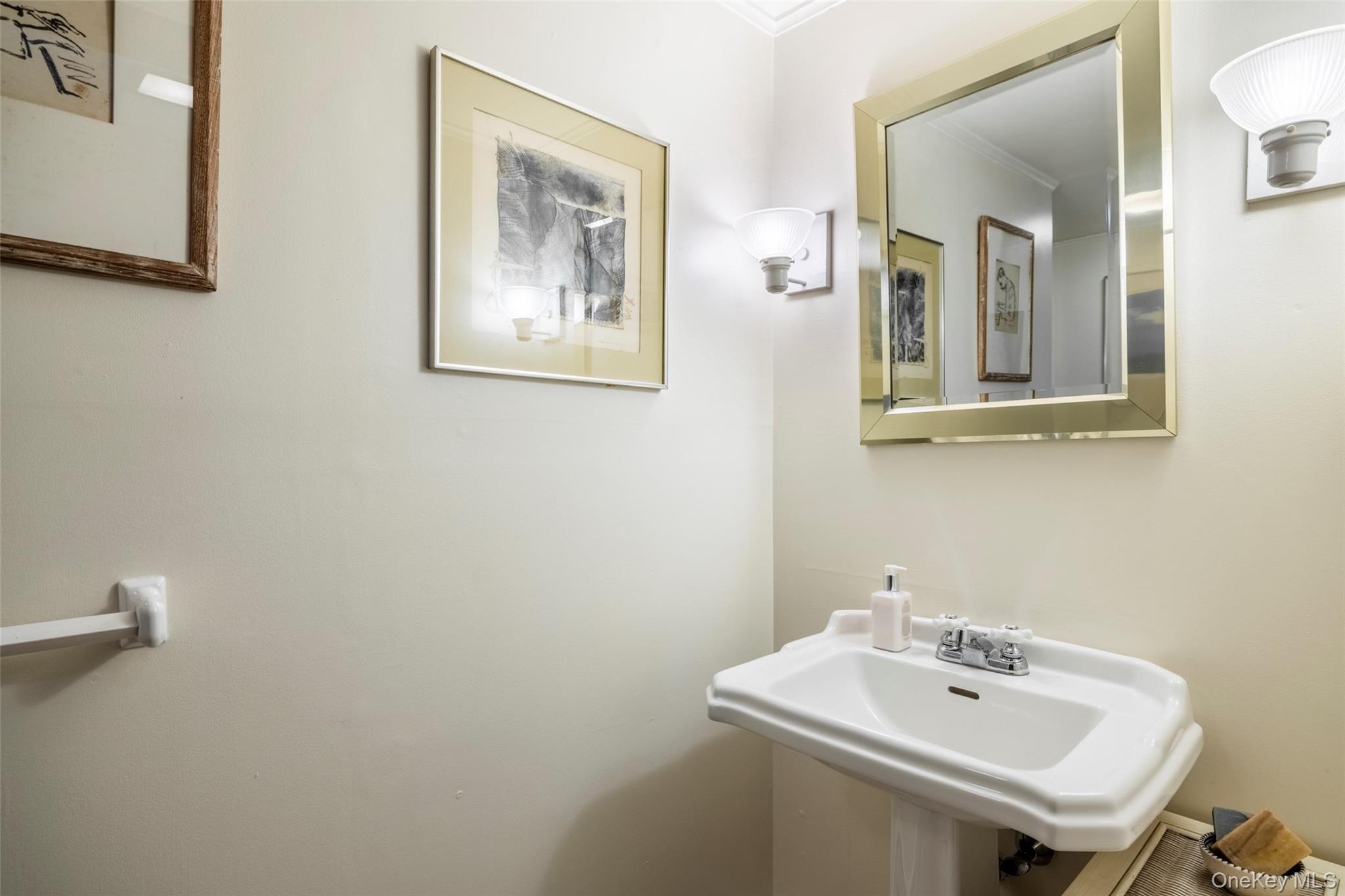 1716 Route 212, Saugerties, NY 12477