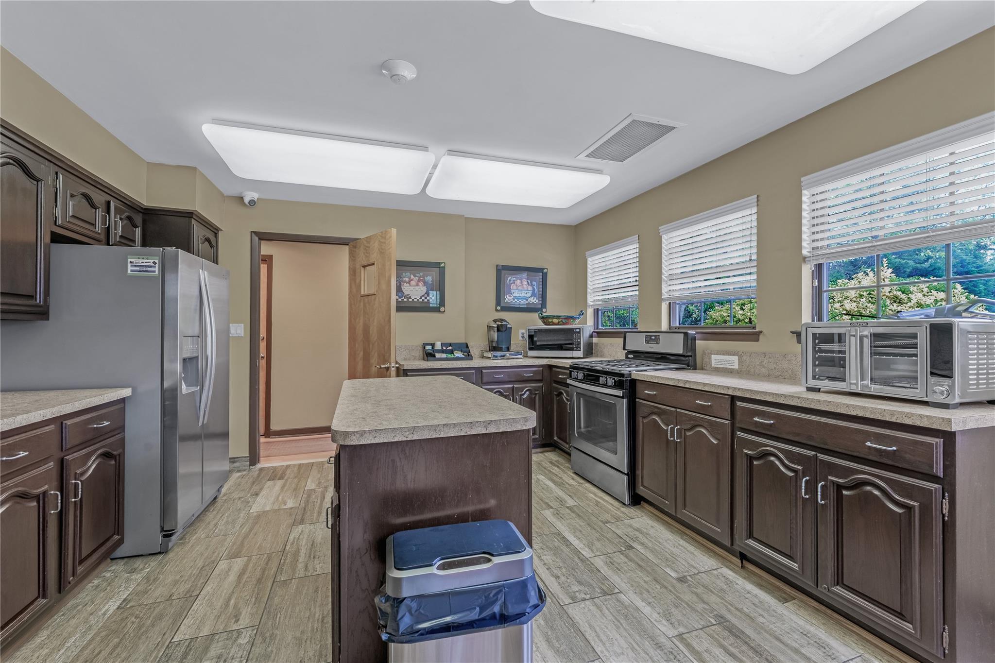 291 Starling Court, Manhasset, NY 11030