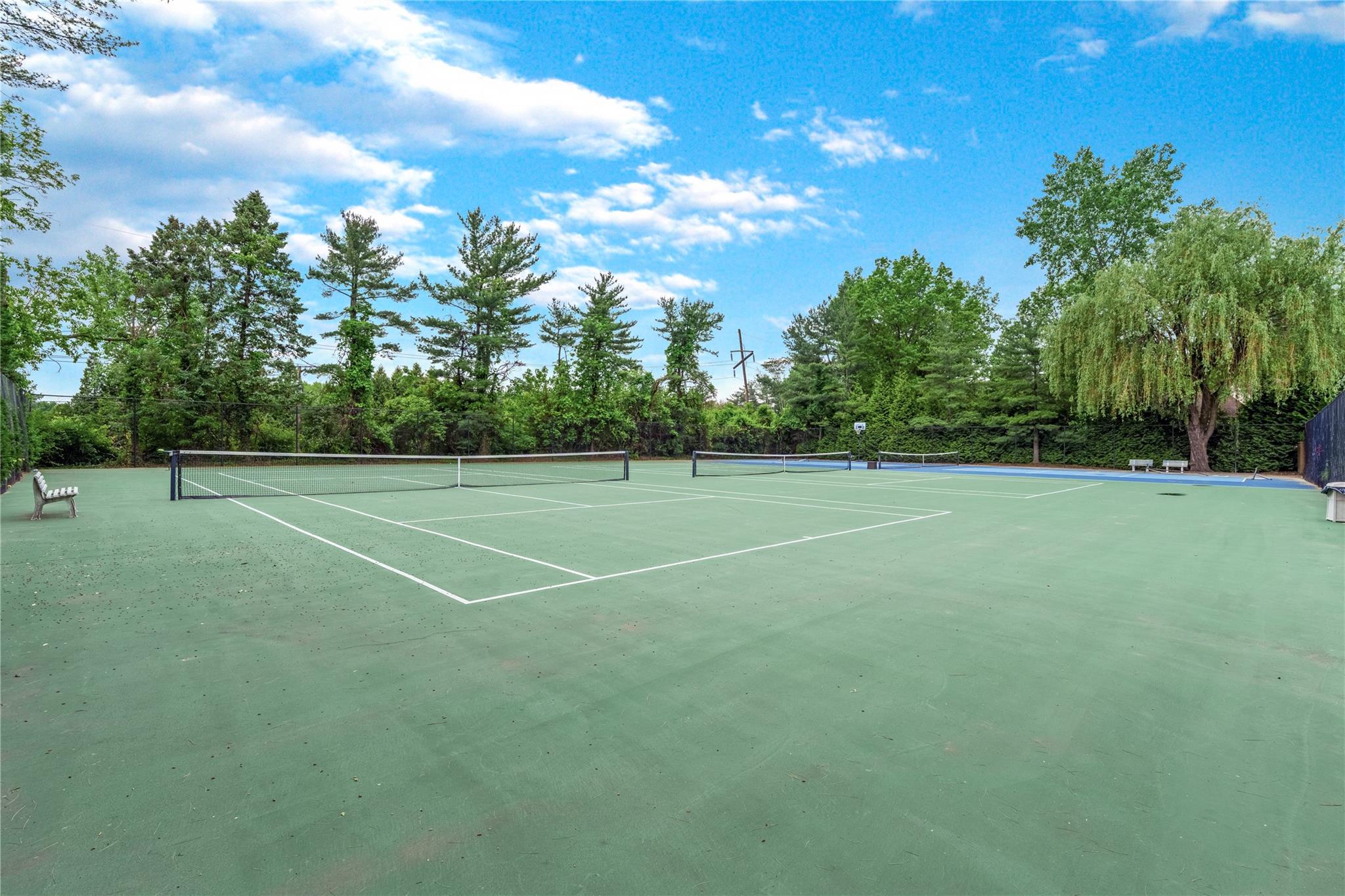 291 Starling Court, Manhasset, NY 11030