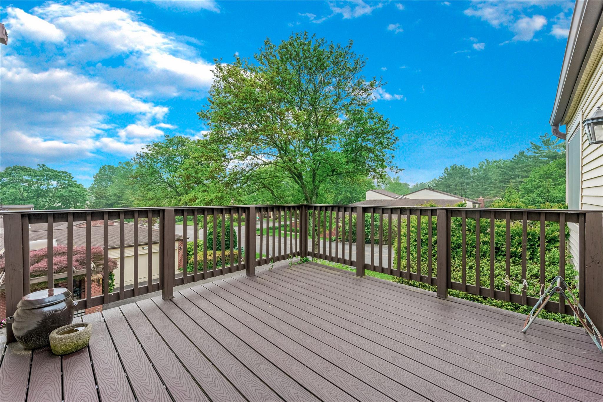 291 Starling Court, Manhasset, NY 11030