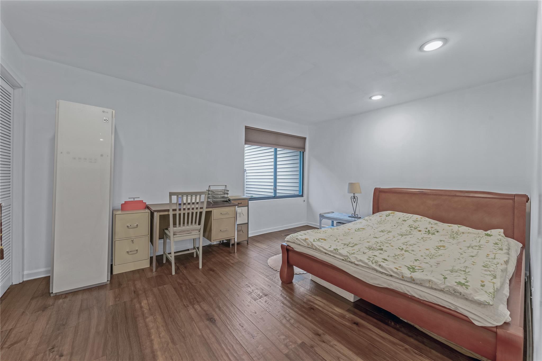 291 Starling Court, Manhasset, NY 11030