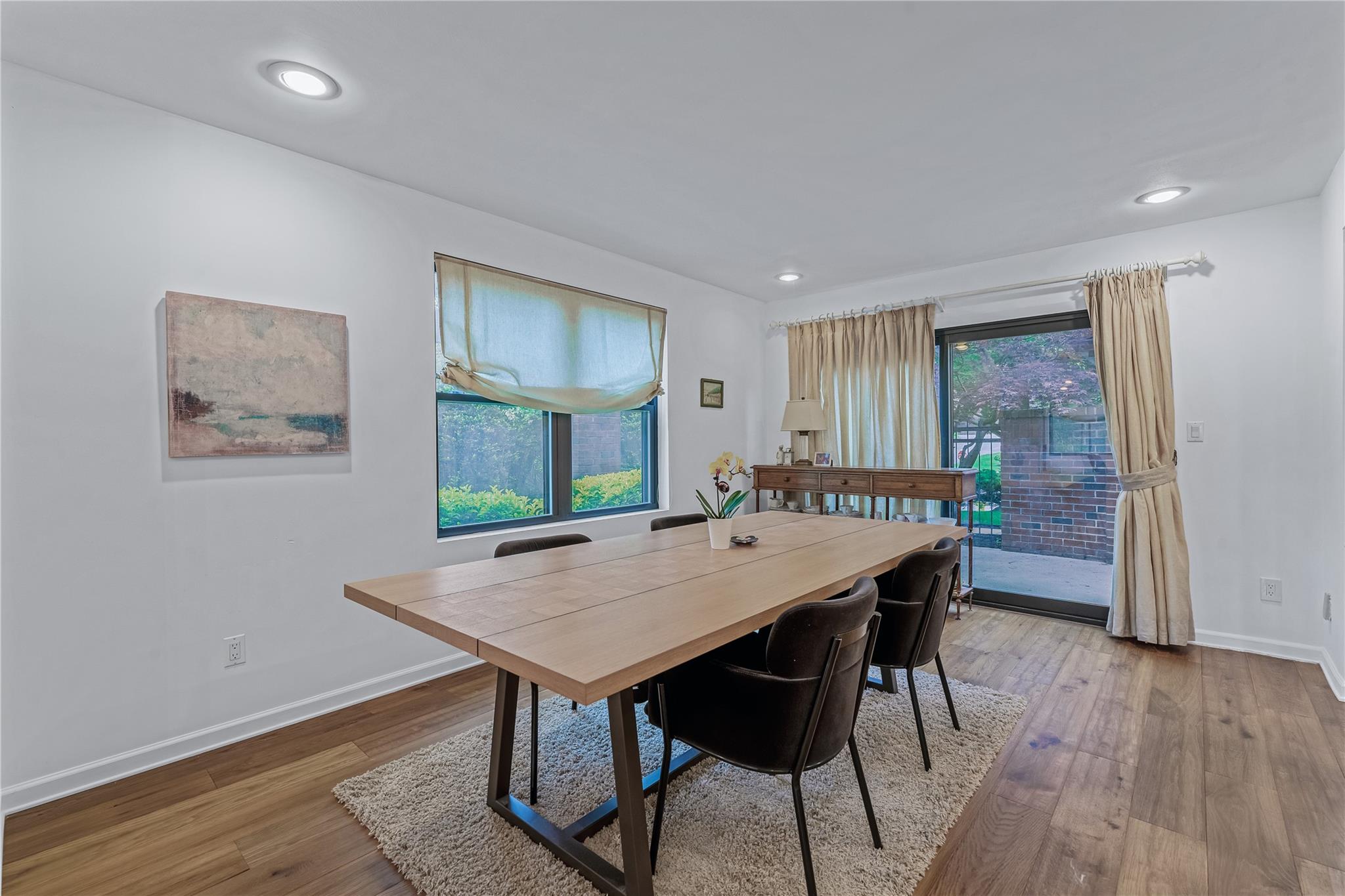 291 Starling Court, Manhasset, NY 11030