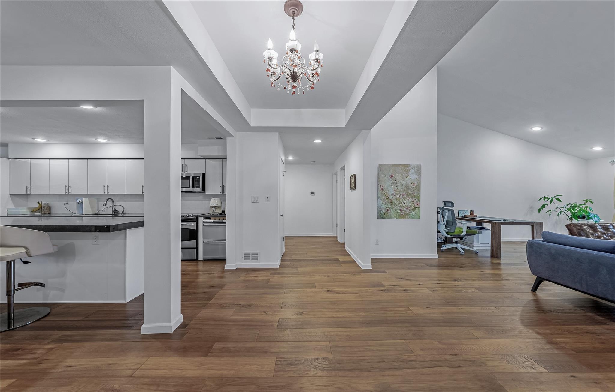 291 Starling Court, Manhasset, NY 11030